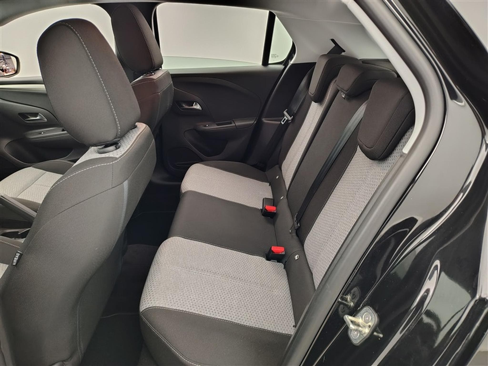 Opel Corsa Facelift 1.2i Edition CARPLAY (2024) - Photo 13