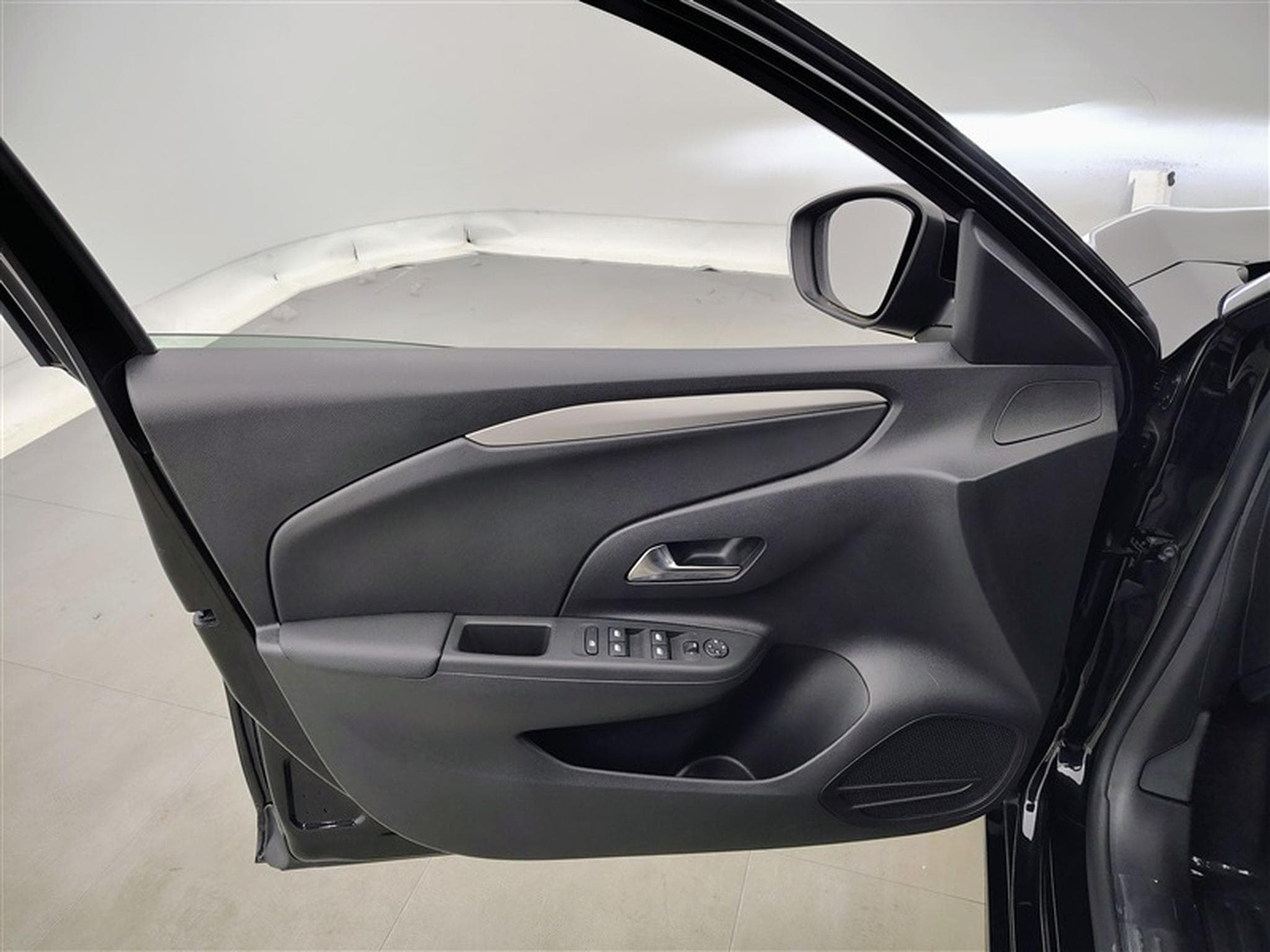 Opel Corsa Facelift 1.2i Edition CARPLAY (2024) - Photo 17