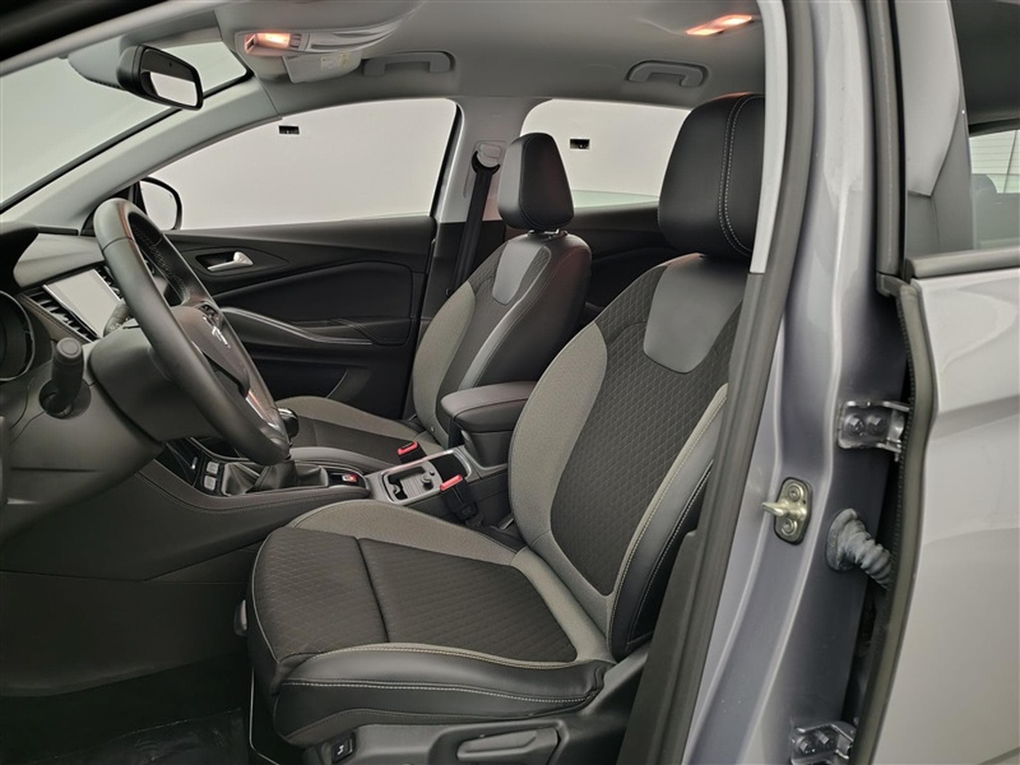 Opel Grandland 1.5 Turbo D Innovation Navi / Led / PDC av+ar (2020) - Photo 7