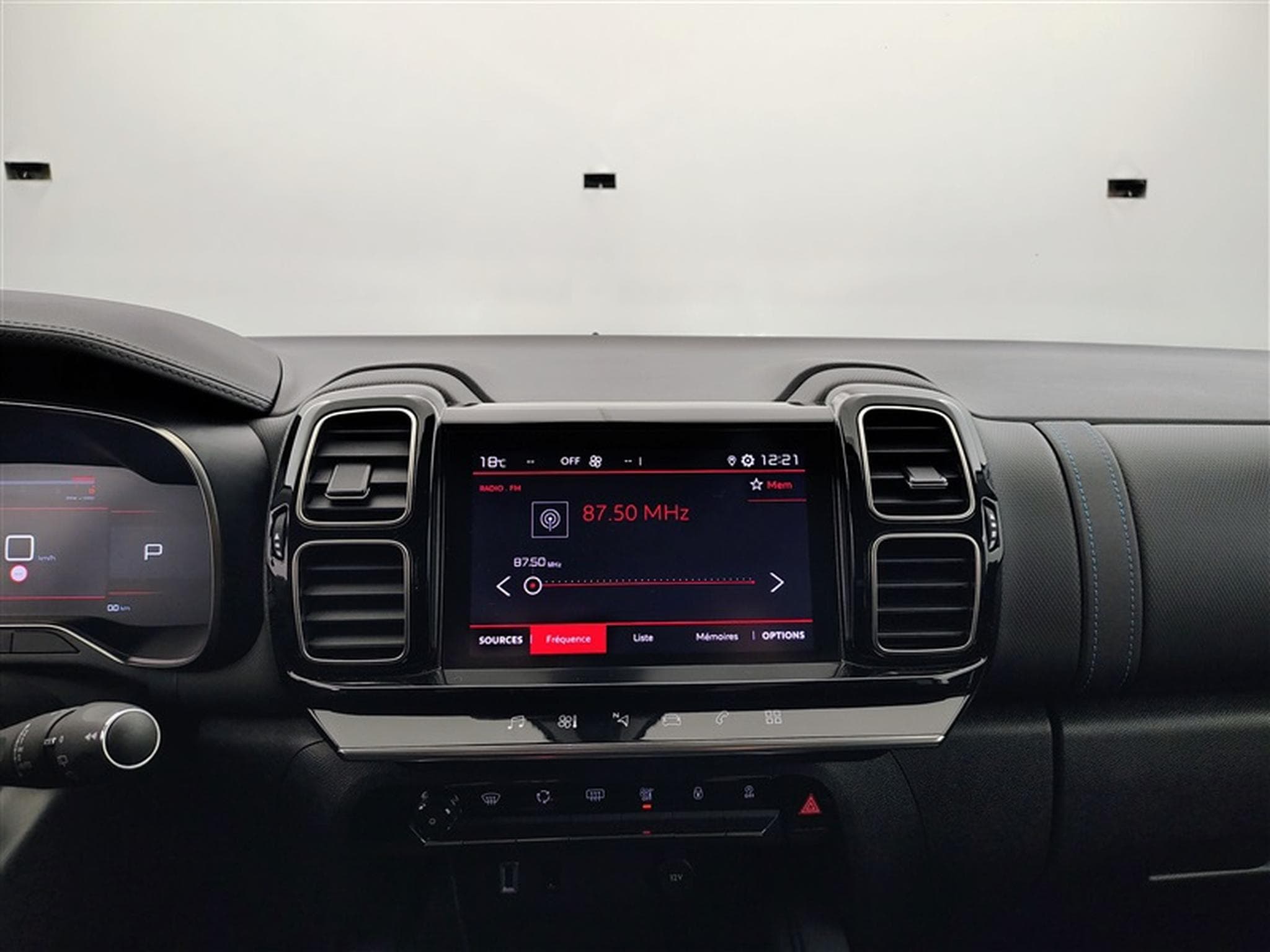Citroen C5 Aircross 1.2 PureTech EAT8 C-Serie S-CUIR / CARPLAY / CAMERA (2023) - Photo 11