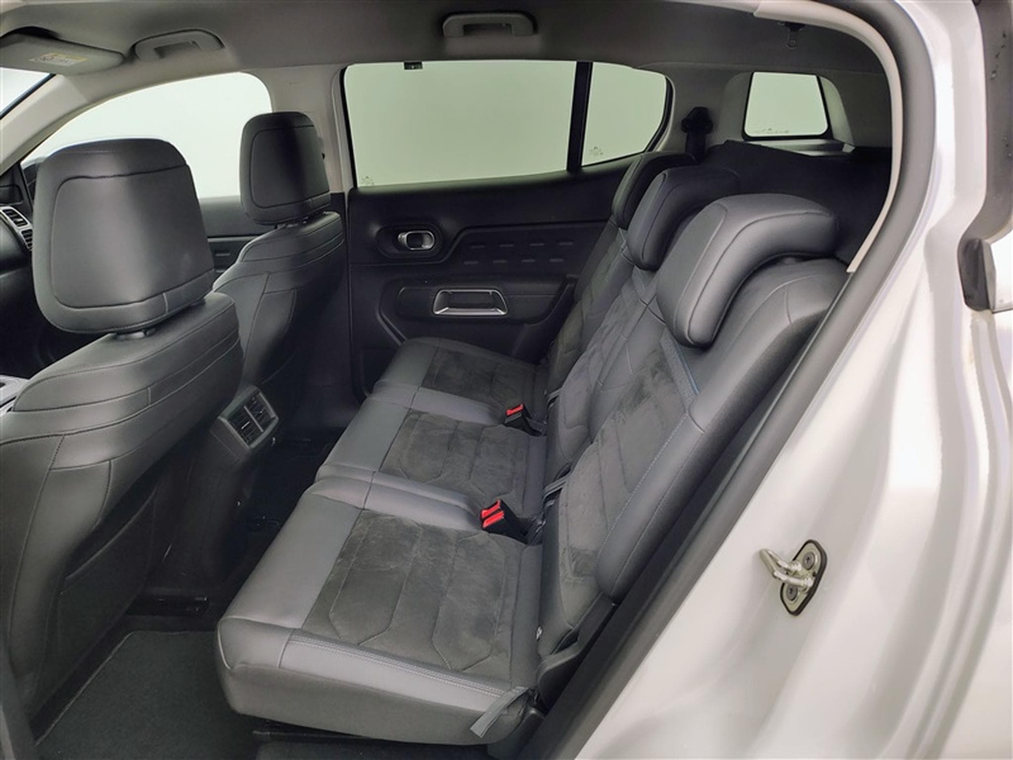 Citroen C5 Aircross 1.2 PureTech EAT8 C-Serie S-CUIR / CARPLAY / CAMERA (2023) - Photo 13
