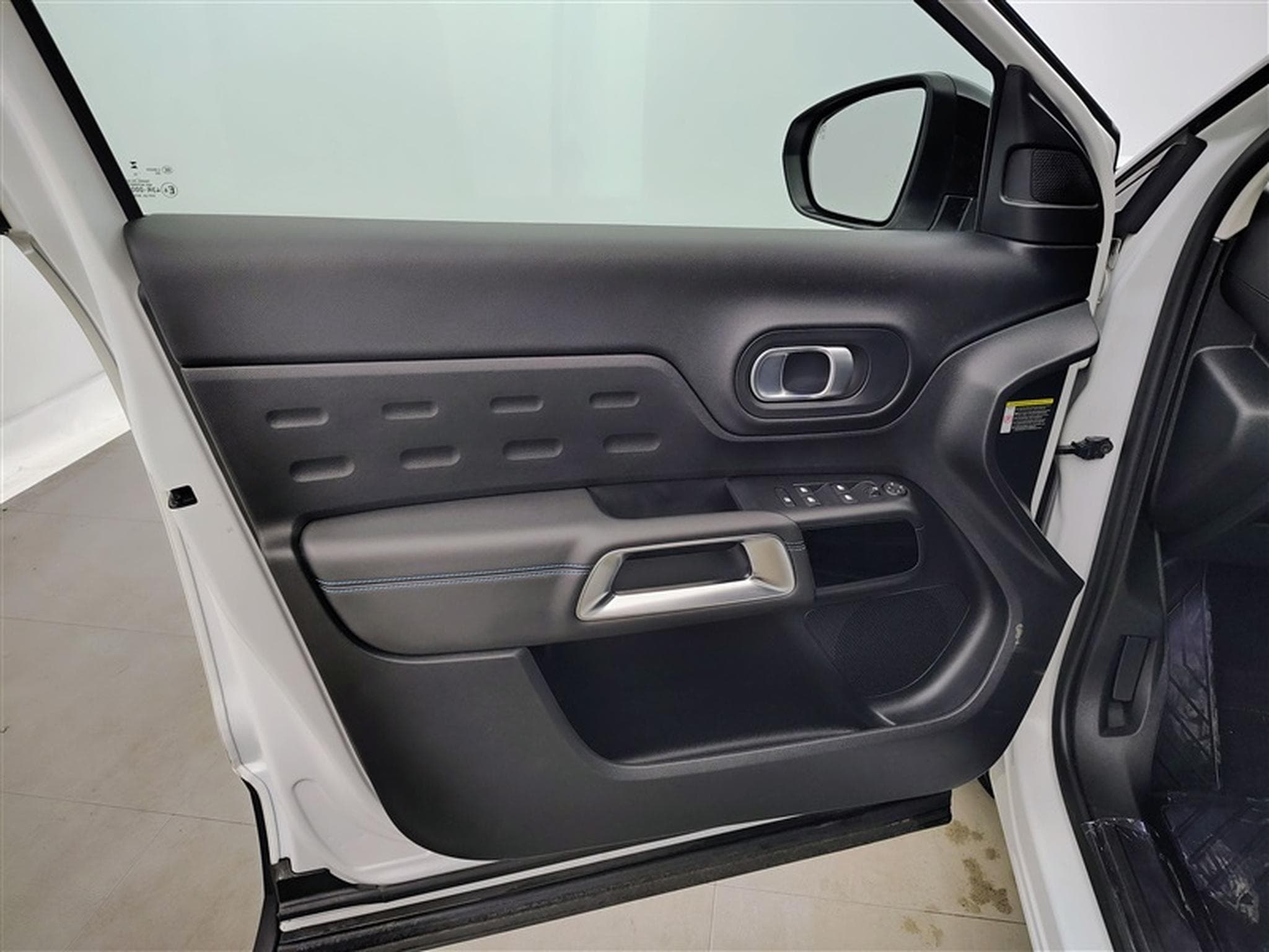 Citroen C5 Aircross 1.2 PureTech EAT8 C-Serie S-CUIR / CARPLAY / CAMERA (2023) - Photo 16