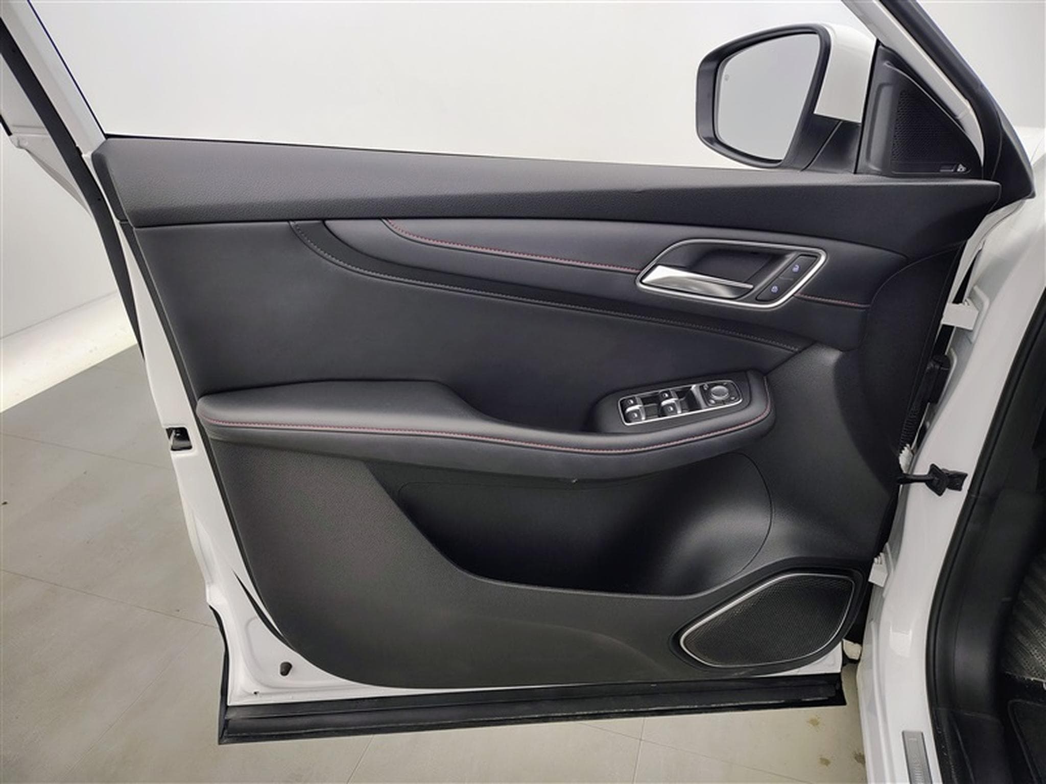 MG HS Facelift 1.5 T-GDi 160cv BVA Comfort NAVI / FULL LED / CUIR (2024) - Photo 17