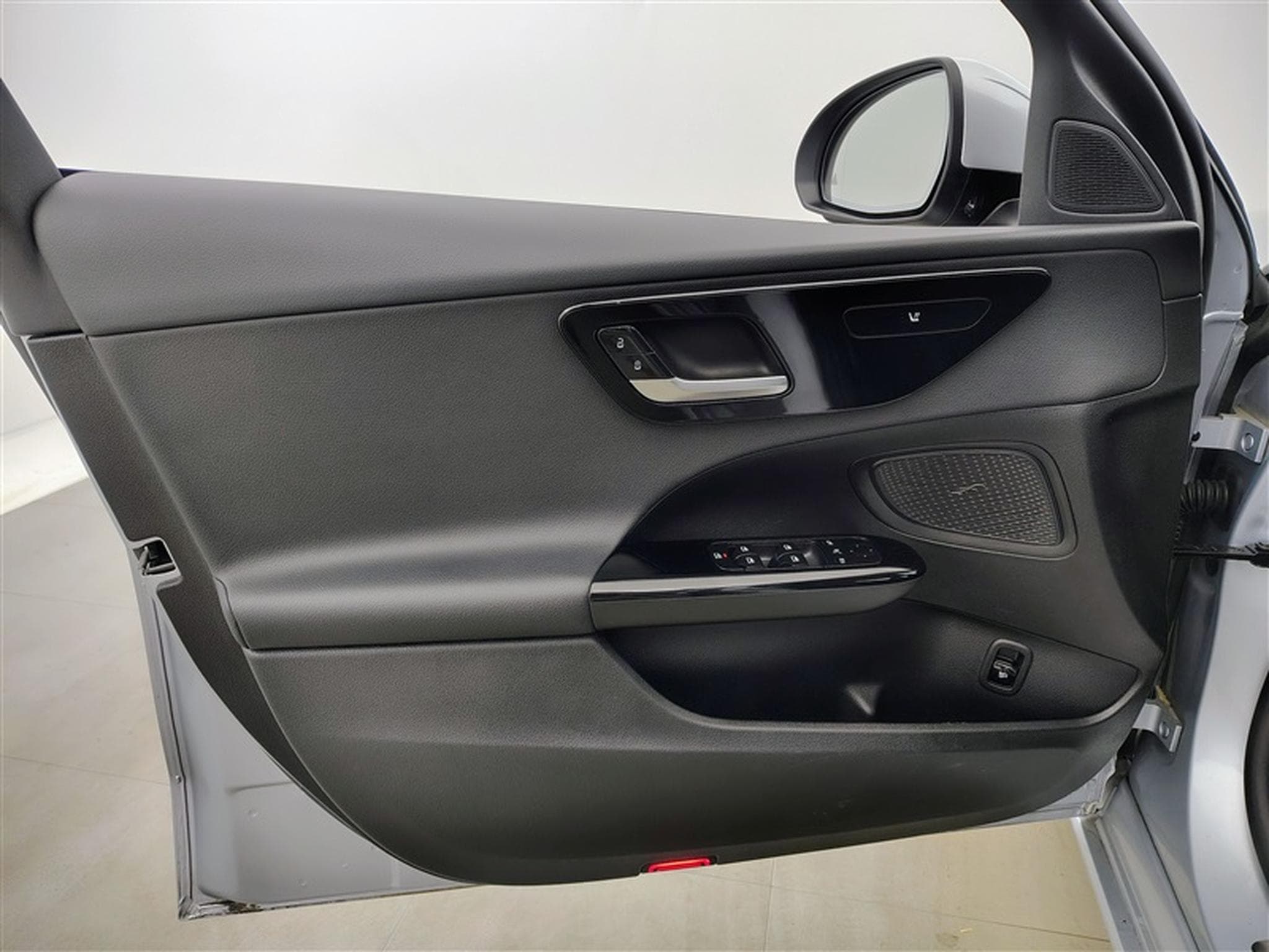 Mercedes C 180 1.5 MHEV Business Line...NAVI/FULL LED/JA17/PDC AV AR (2023) - Photo 17