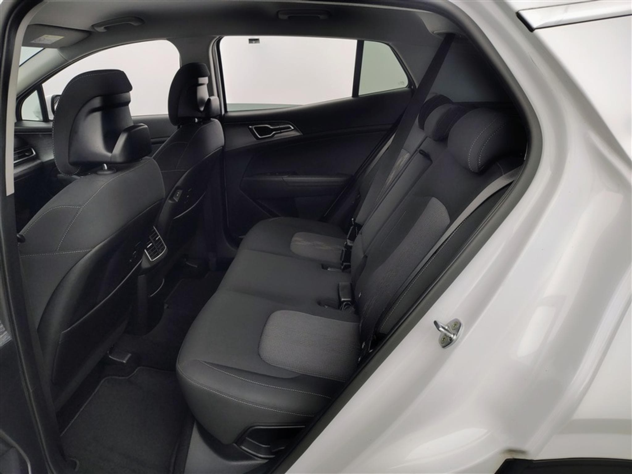 Kia Sportage 1.6 T-GDi AWD MHEV DCT (2022) - Photo 12