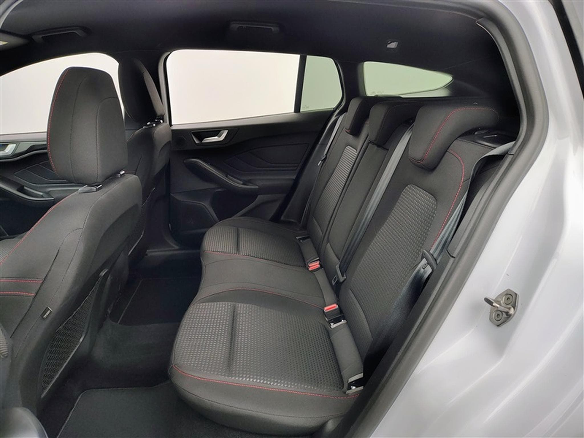 Ford Focus 1.0 EcoBoost 155Cv ST-Line Navi Cockpit / Led / PDC+Caméra (2024) - Photo 12