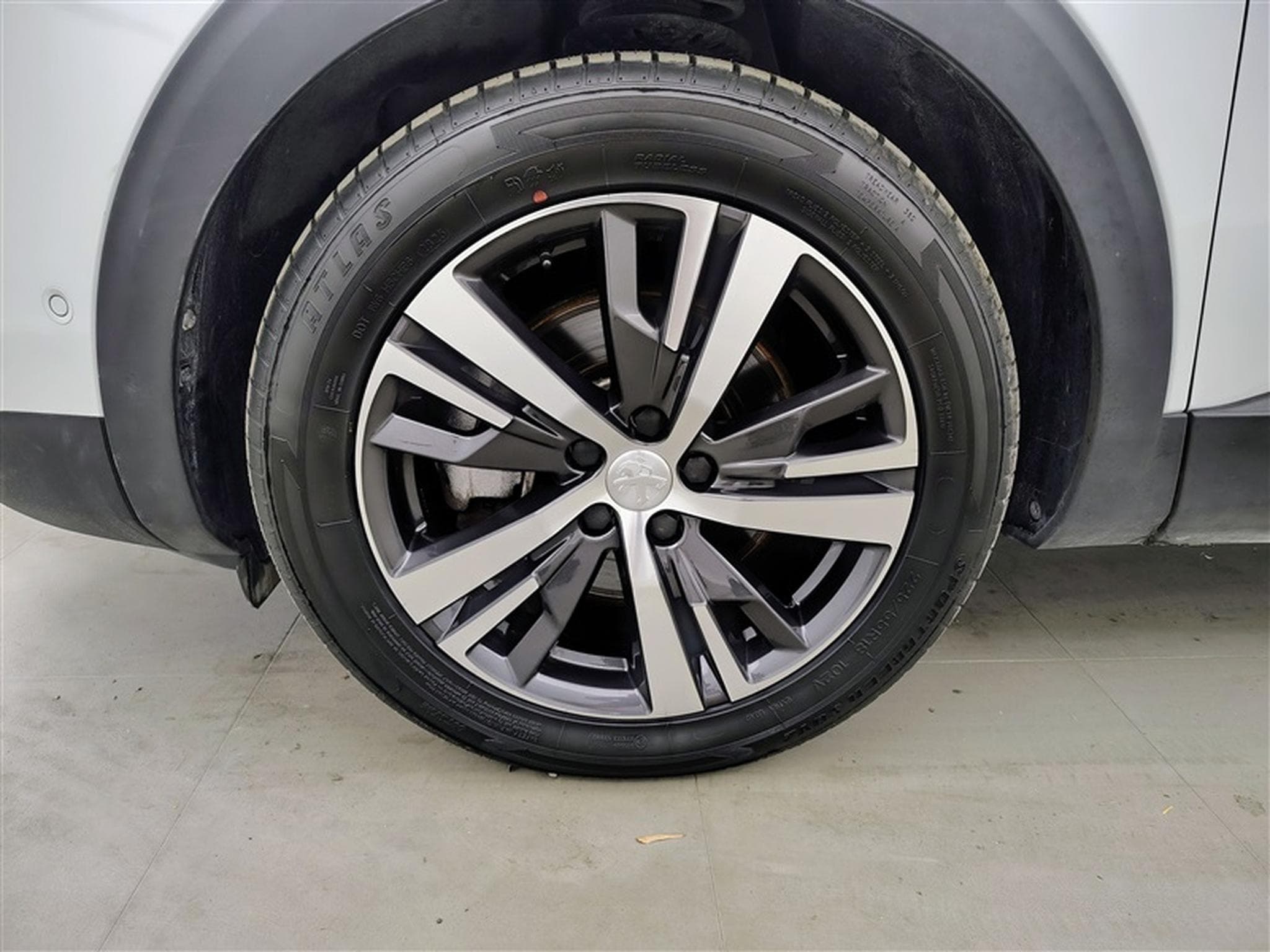 Peugeot 3008 1.6 Hybrid 225cv Allure NAVI / FULL LED / CAMERA / KEYLESS (2023) - Photo 6