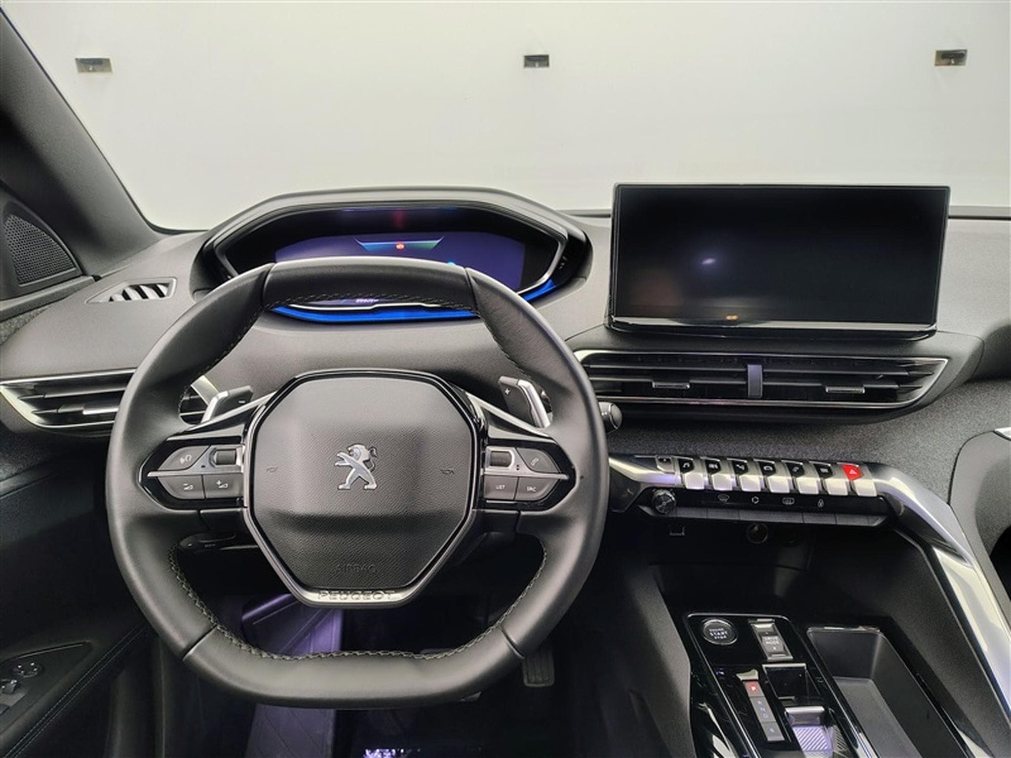 Peugeot 3008 1.6 Hybrid 225cv Allure NAVI / FULL LED / CAMERA / KEYLESS (2023) - Photo 9