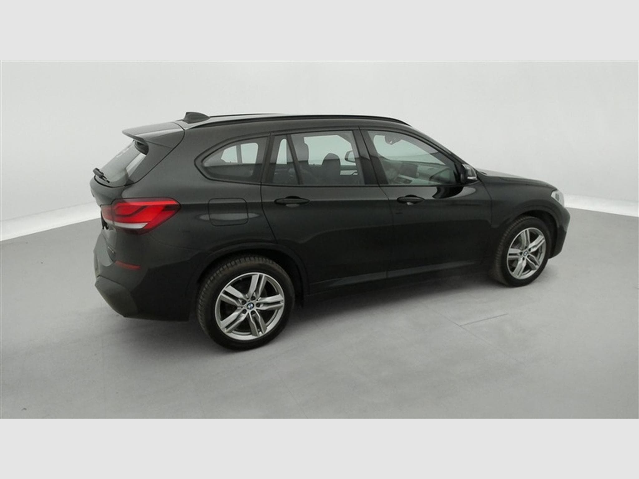 BMW X1 1.5iA sDrive18 Pack M S-CUIR / NAVI / FULL LED (2020) - Photo 25