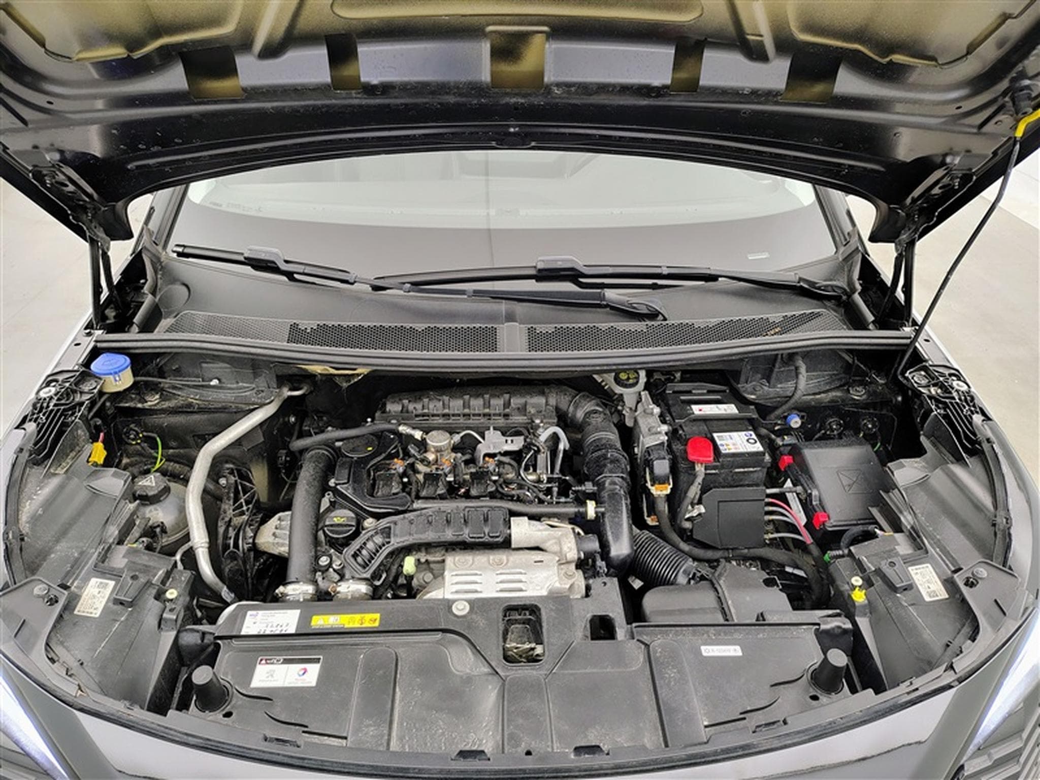 Peugeot 3008 1.2 PureTech Allure Pack S-CUIR/NAVI/LED/JA18/PDC (2022) - Photo 18