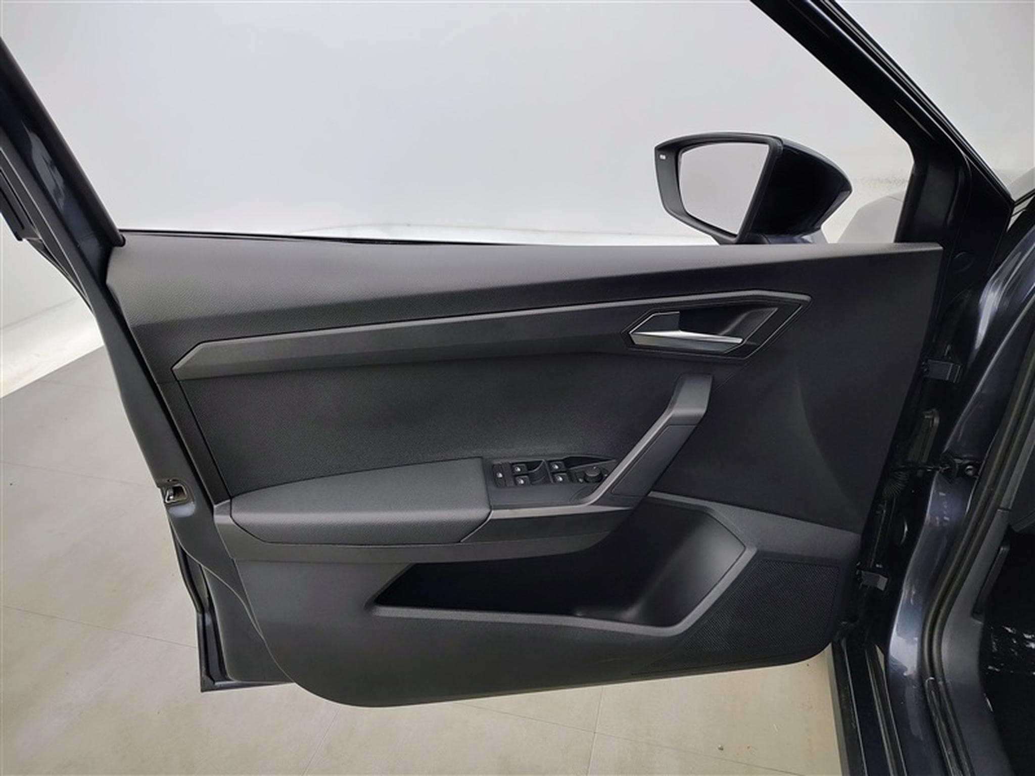 Seat Arona 1.0 TSI 40th Anniversary (2024) - Photo 16