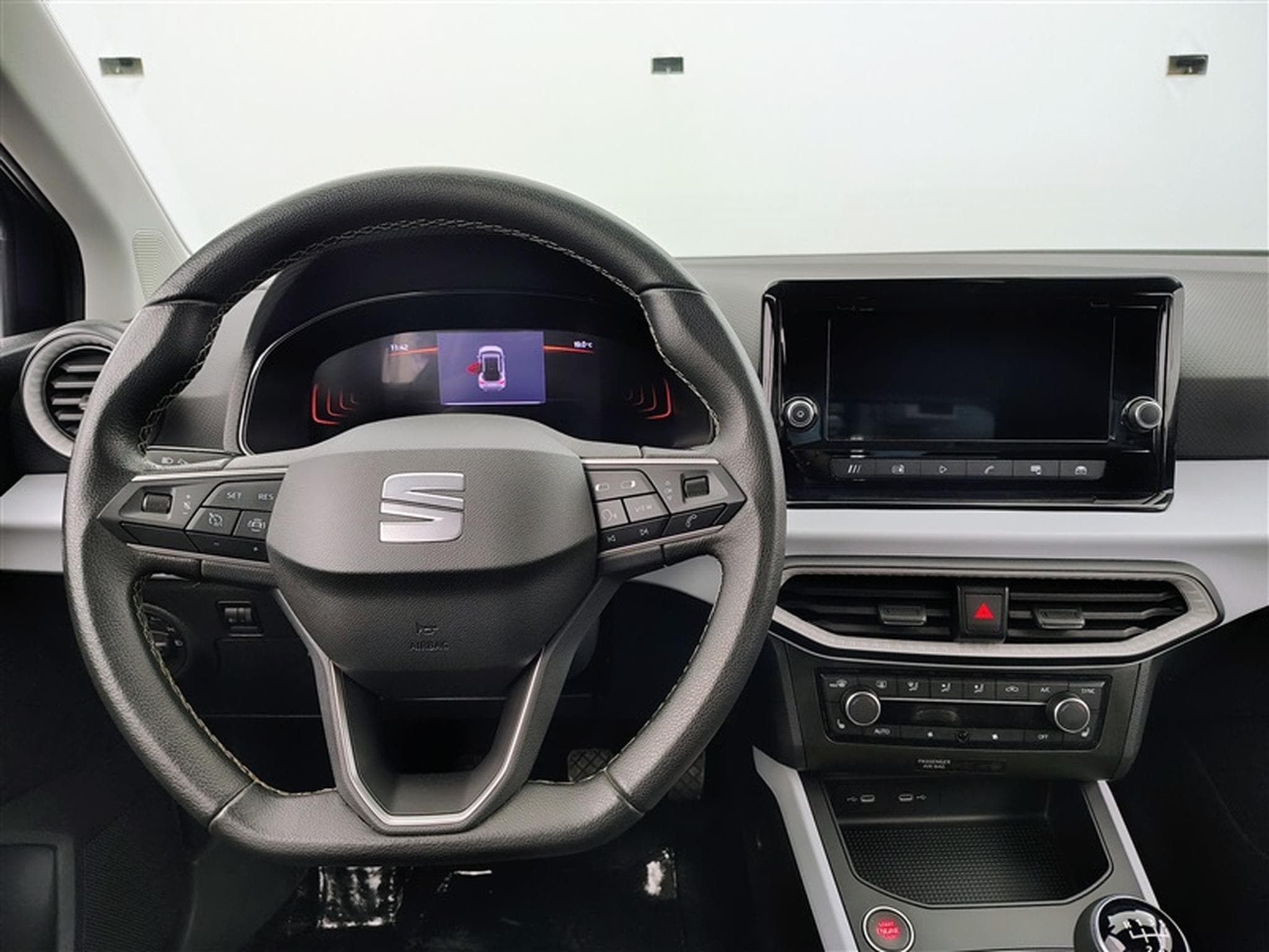 Seat Arona 1.0 TSI 40th Anniversary (2024) - Photo 9
