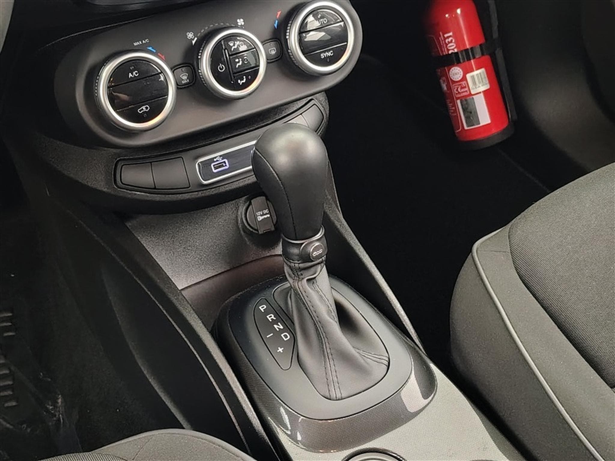 Fiat 500X 1.5 Hybrid DCT (2023) - Photo 11