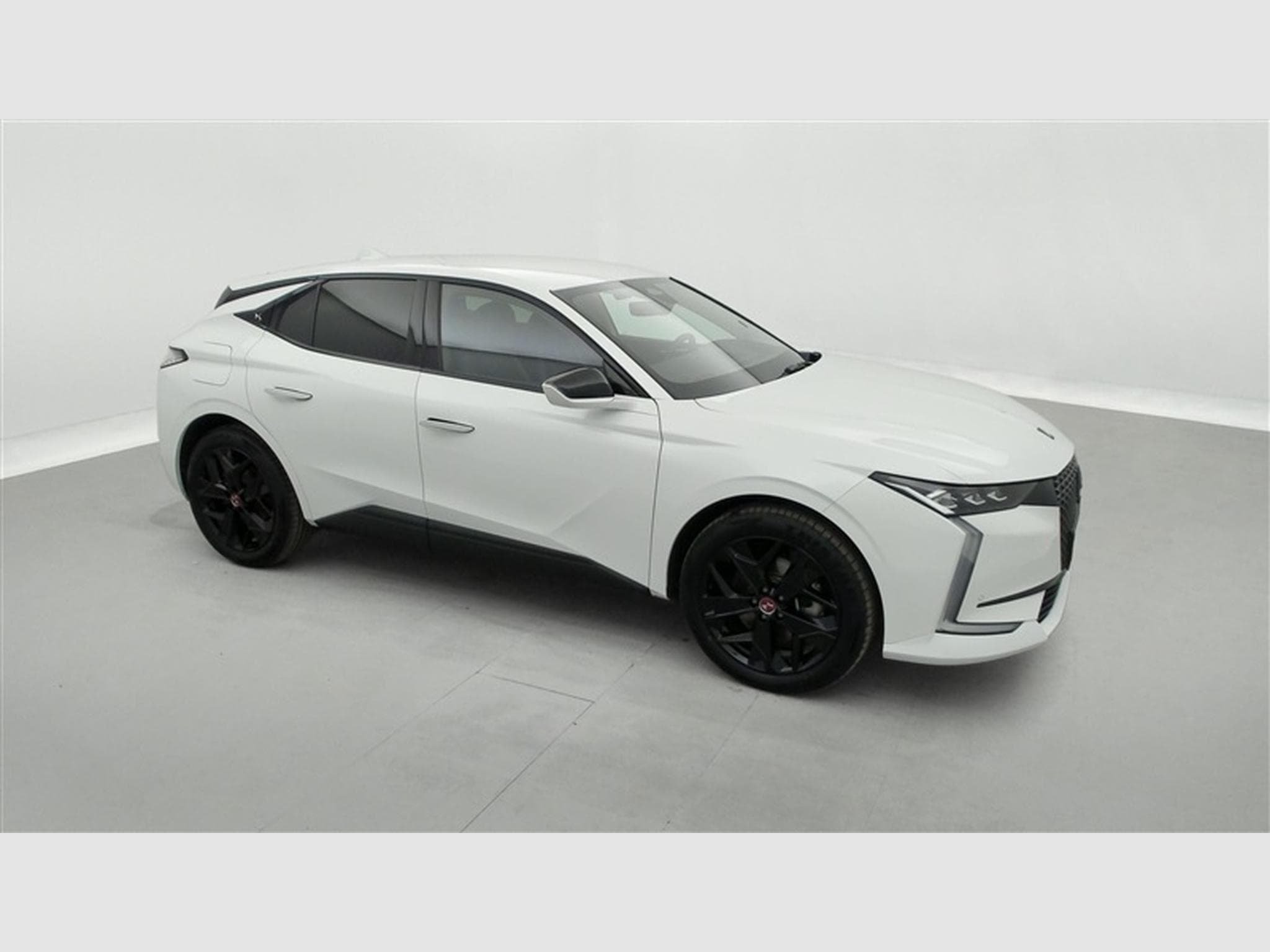 DS Automobiles DS4 Hybrid E-Tense EAT8 Performance Line + (2023) - Photo 23