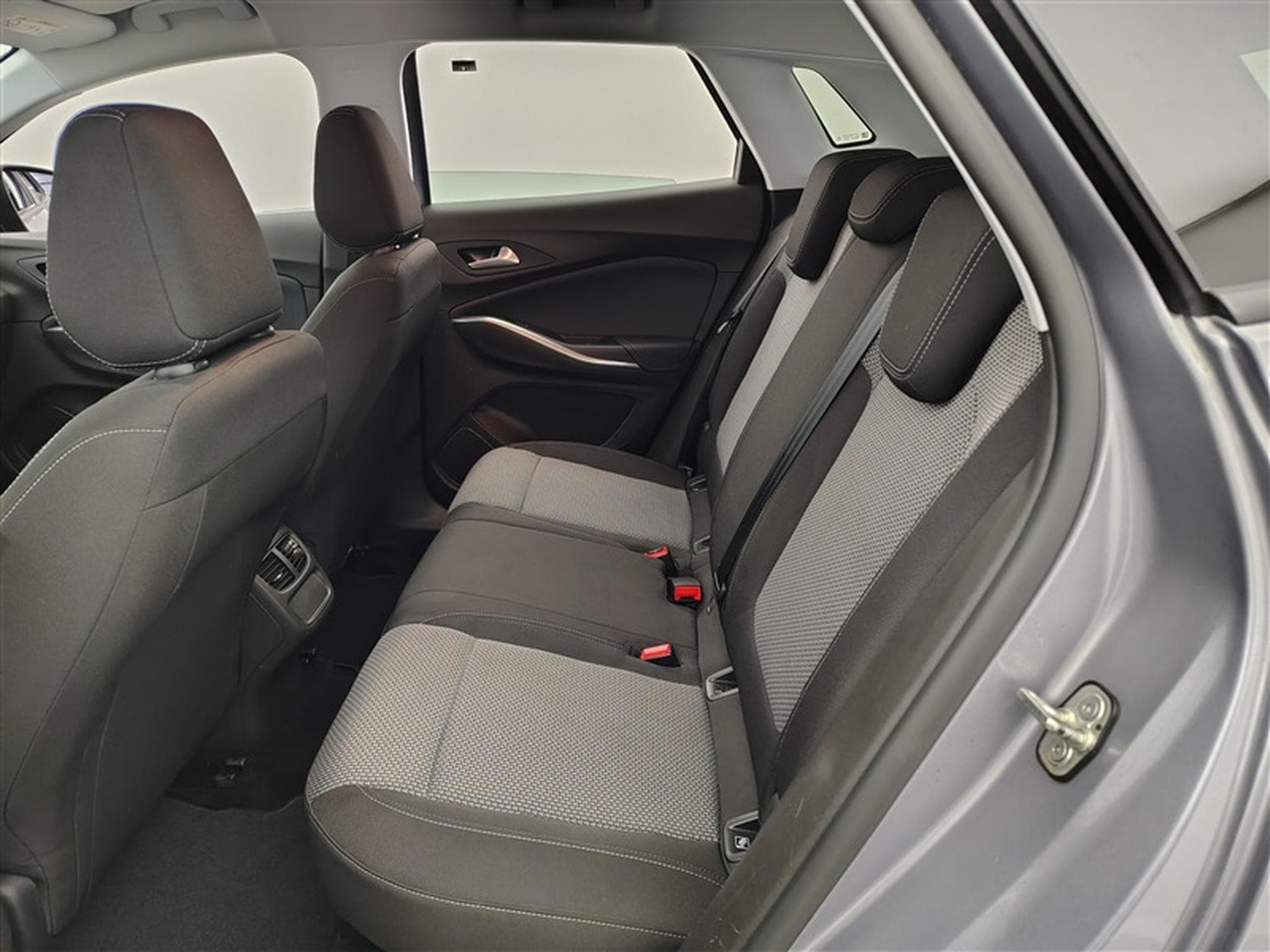 Opel Grandland 1.2 Turbo 130cv Edition AT8 CARPLAY / FULL LED /PDC AV-AR (2023) - Photo 13