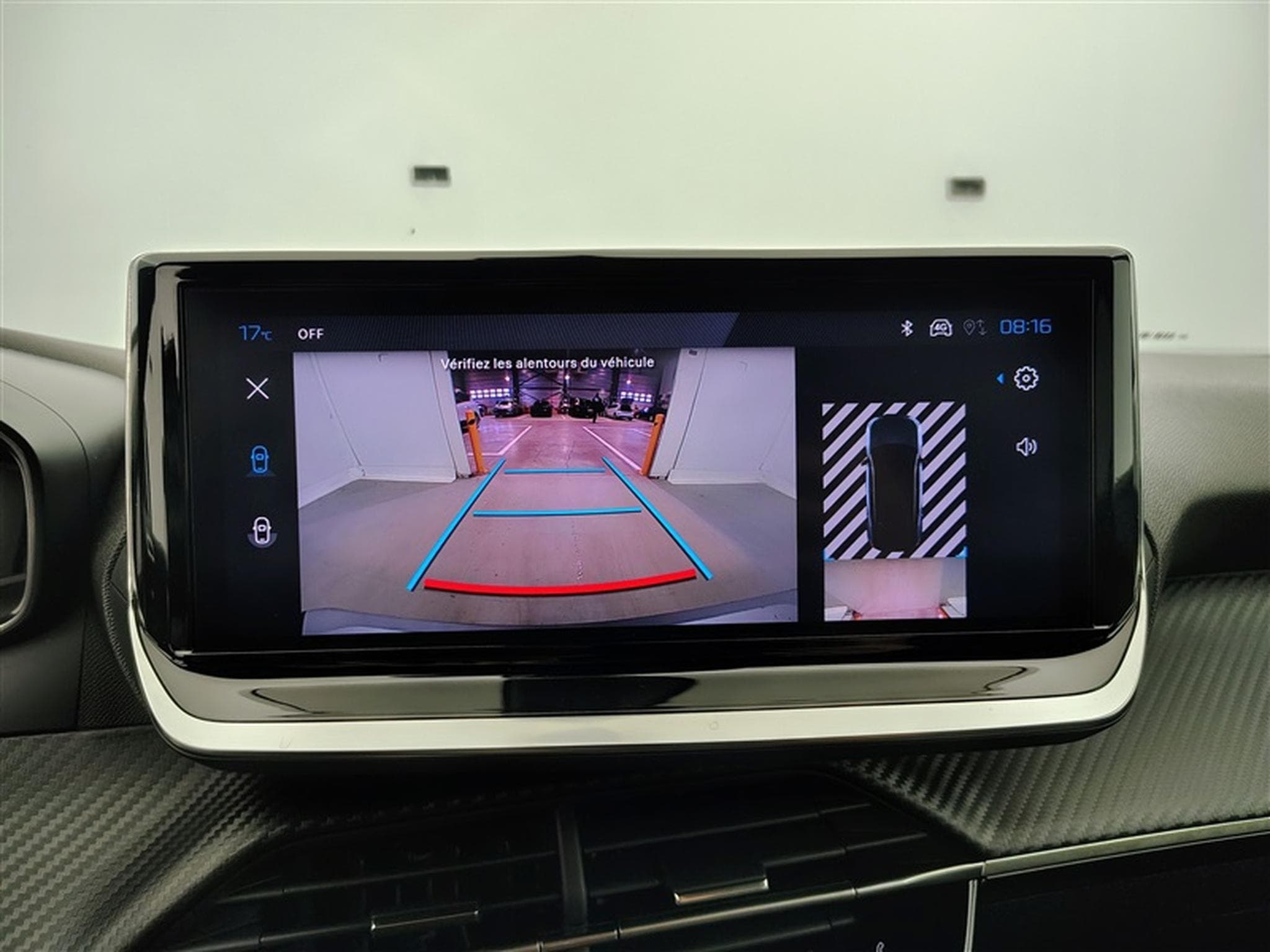 Peugeot 2008 1.2 PureTech Allure NAVI / FULL LED / CARPLAY / S-CUIR (2024) - Photo 17