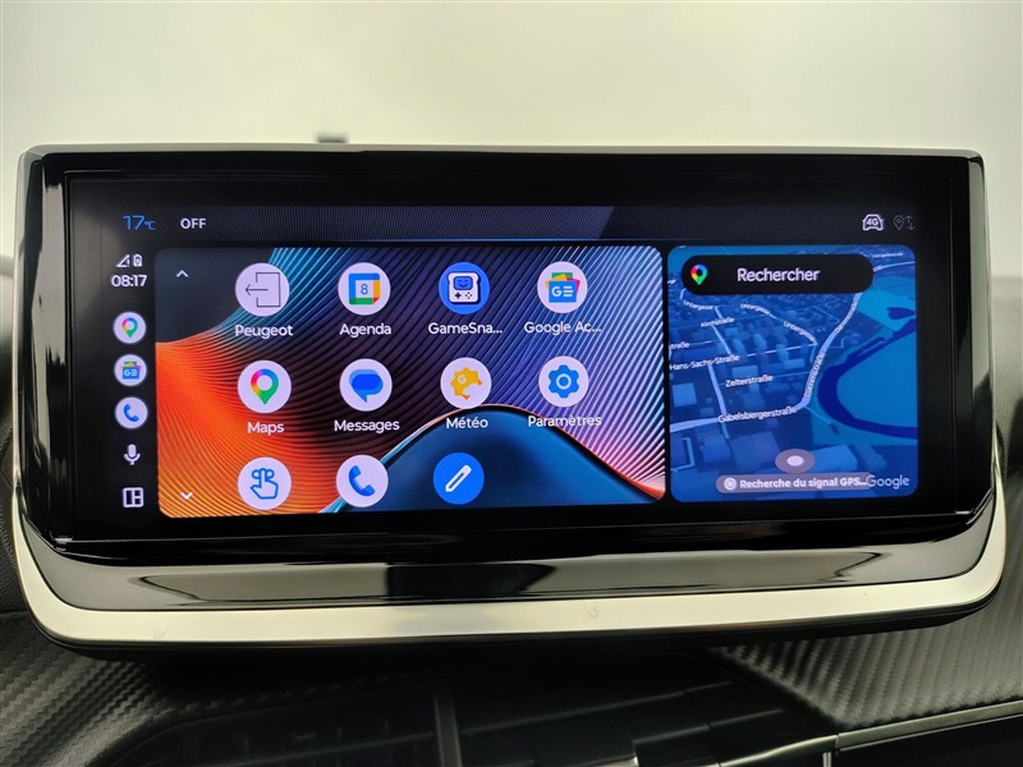 Peugeot 2008 1.2 PureTech Allure NAVI / FULL LED / CARPLAY / S-CUIR (2024) - Photo 19