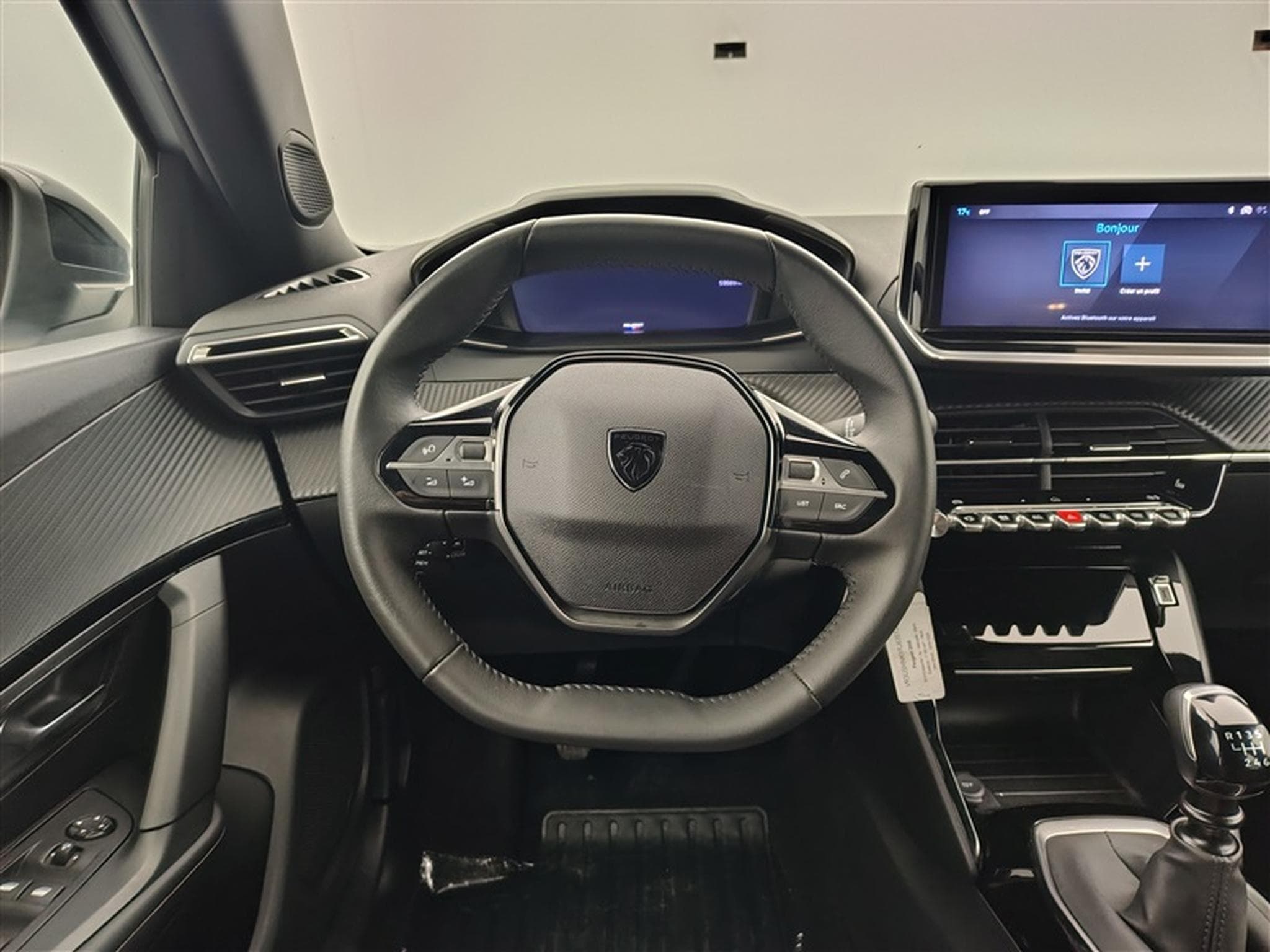 Peugeot 2008 1.2 PureTech Allure NAVI / FULL LED / CARPLAY / S-CUIR (2024) - Photo 8