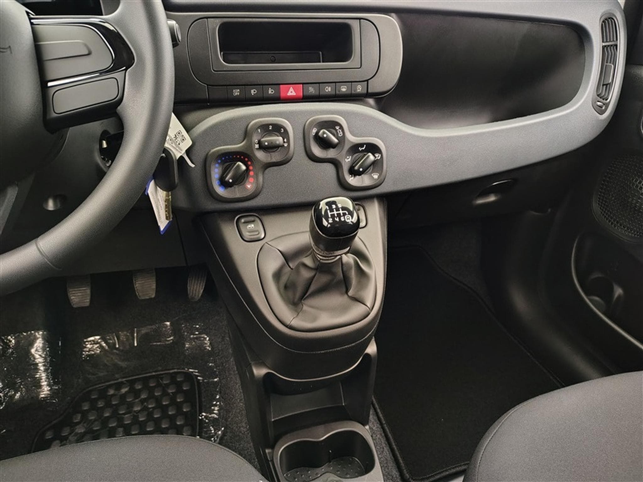 Fiat Panda 1.0i MHEV City Life CLIM / PDC AR (2025) - Photo 12