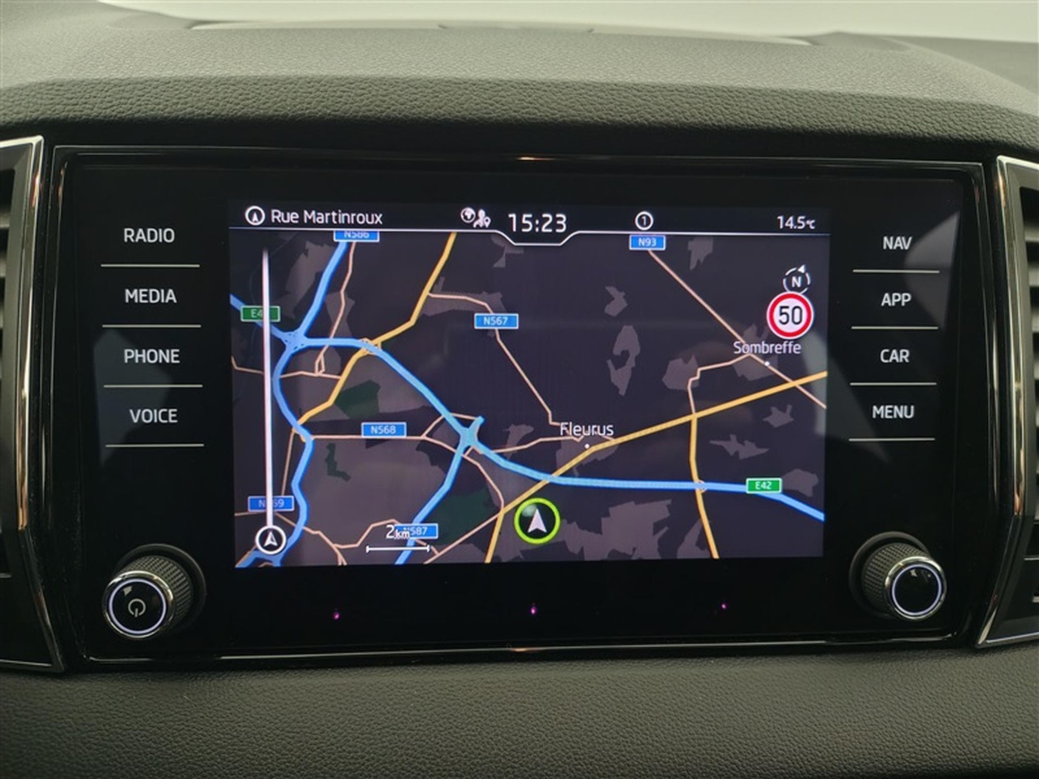 Skoda Karoq 1.0 TSI Clever CARPLAY / FULL LED / CLIM (2023) - Photo 11