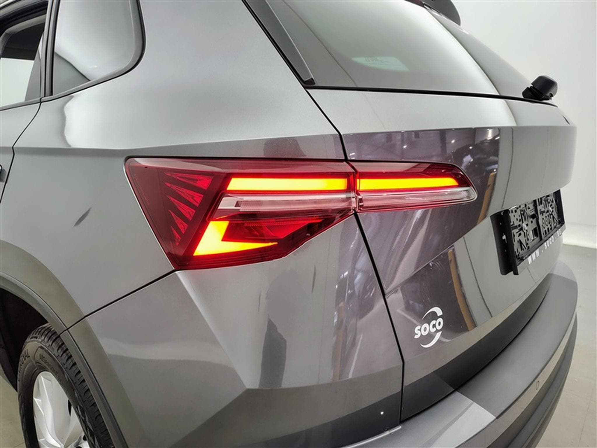 Skoda Karoq 1.0 TSI Clever CARPLAY / FULL LED / CLIM (2023) - Photo 16
