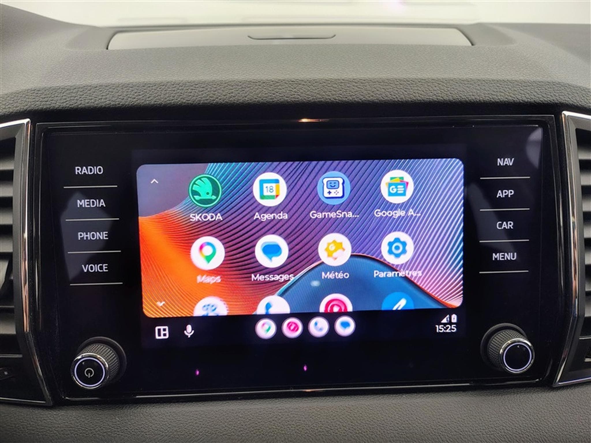 Skoda Karoq 1.0 TSI Clever CARPLAY / FULL LED / CLIM (2023) - Photo 20