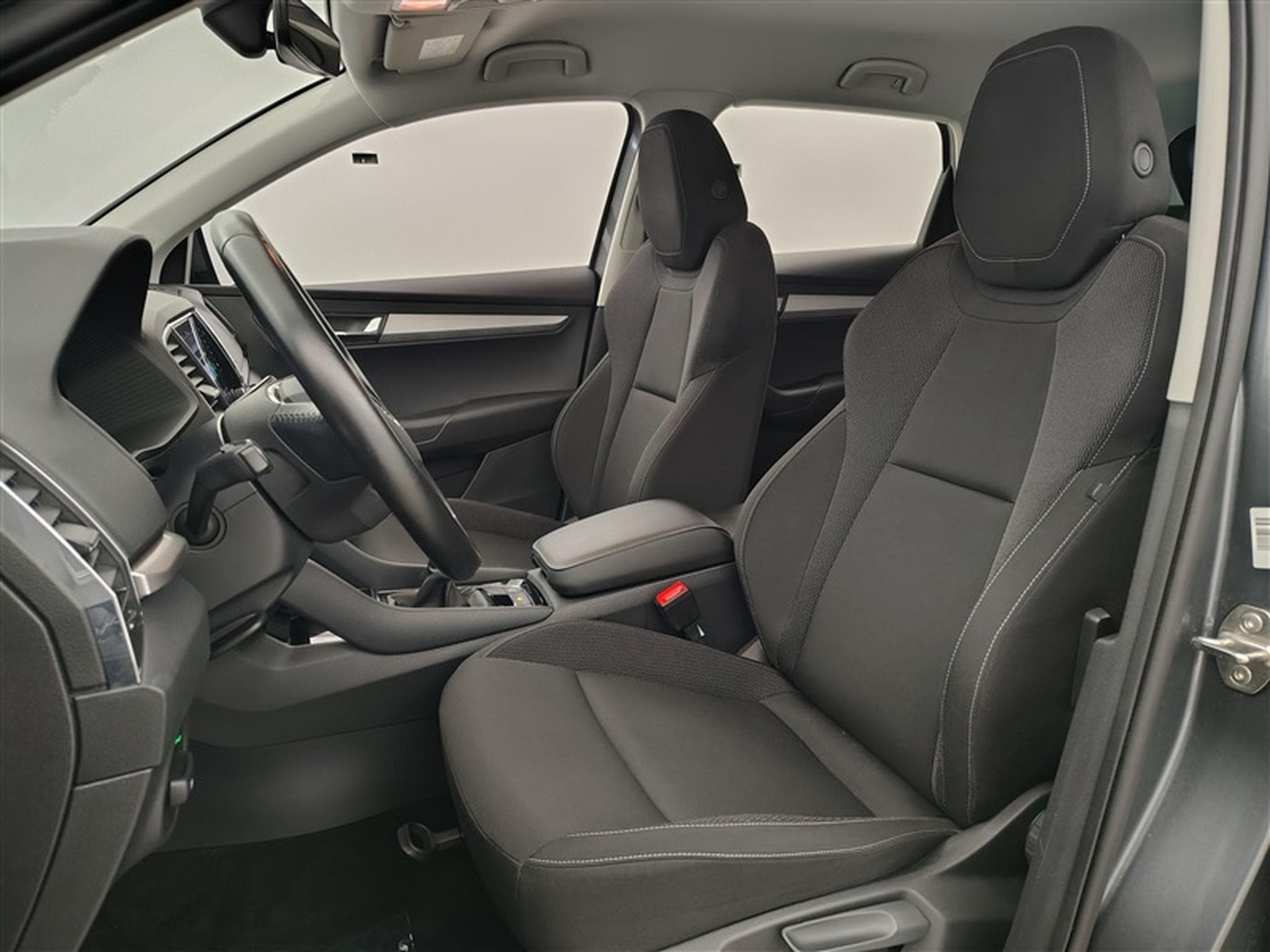 Skoda Karoq 1.0 TSI Clever CARPLAY / FULL LED / CLIM (2023) - Photo 7
