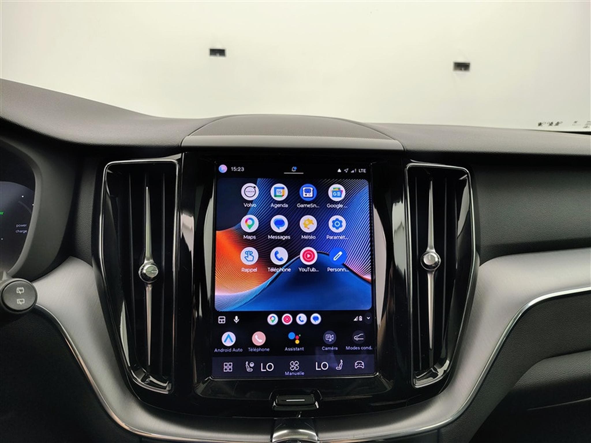Volvo XC60 2.0 T6 PHEV AWD Inscription CUIR/NAVI/TO PANO/JA18 (2021) - Photo 21