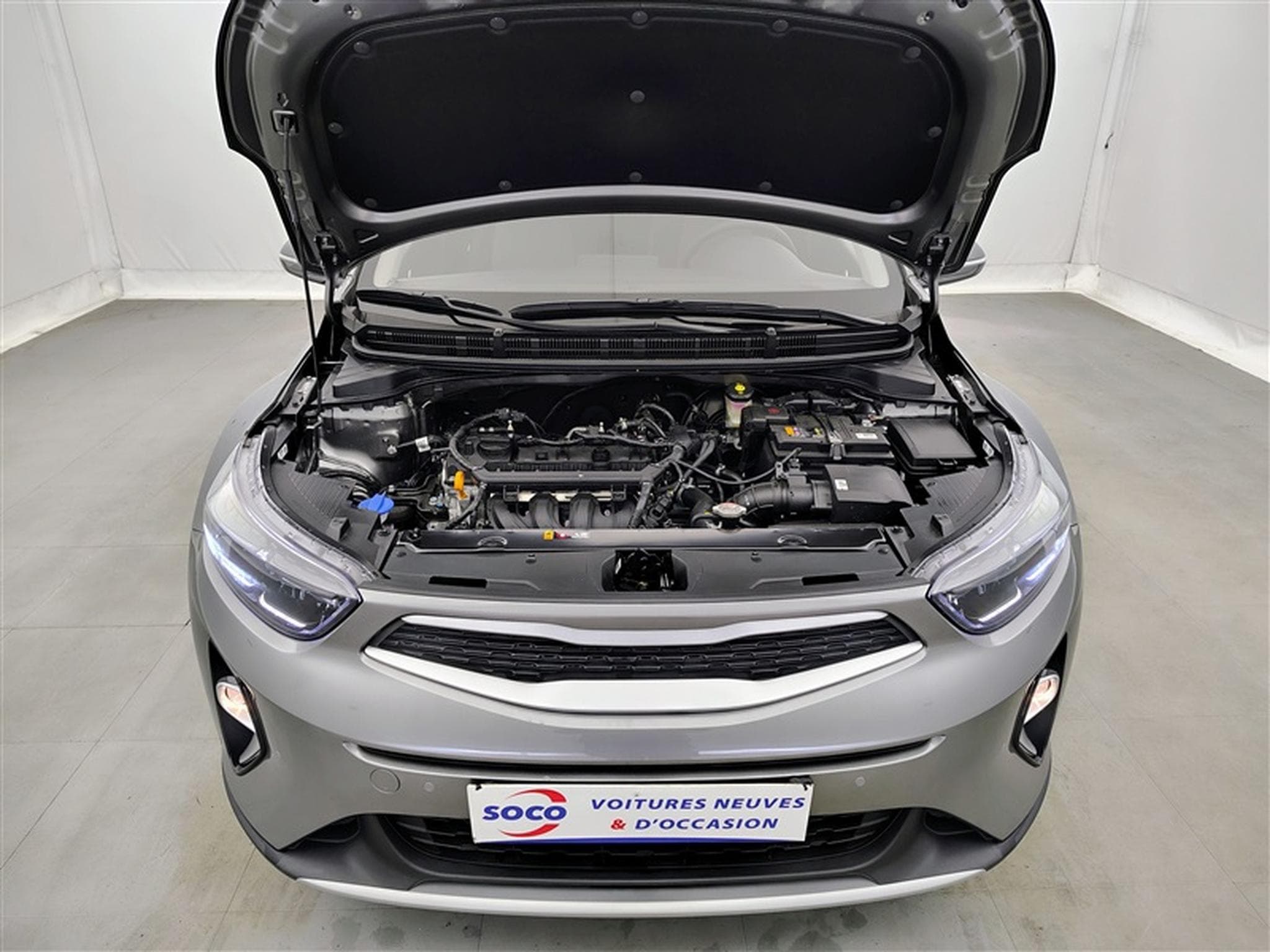 Kia Stonic 1.2 MPI 79cv Silver NAVI / CAMERA / CARPLAY / ALU (2025) - Photo 18