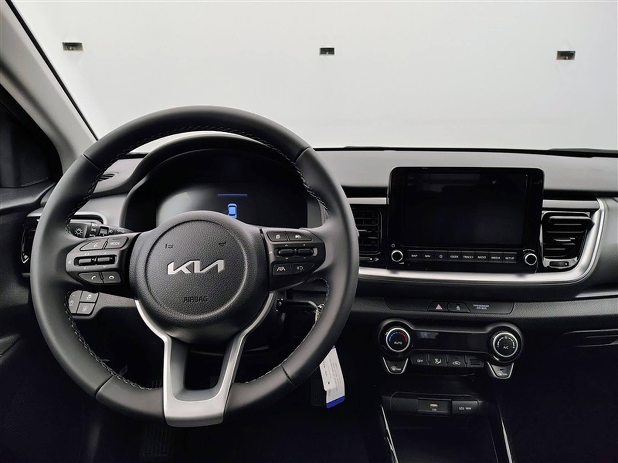 Kia Stonic 1.2 MPI 79cv Silver NAVI / CAMERA / CARPLAY / ALU (2025) - Photo 9