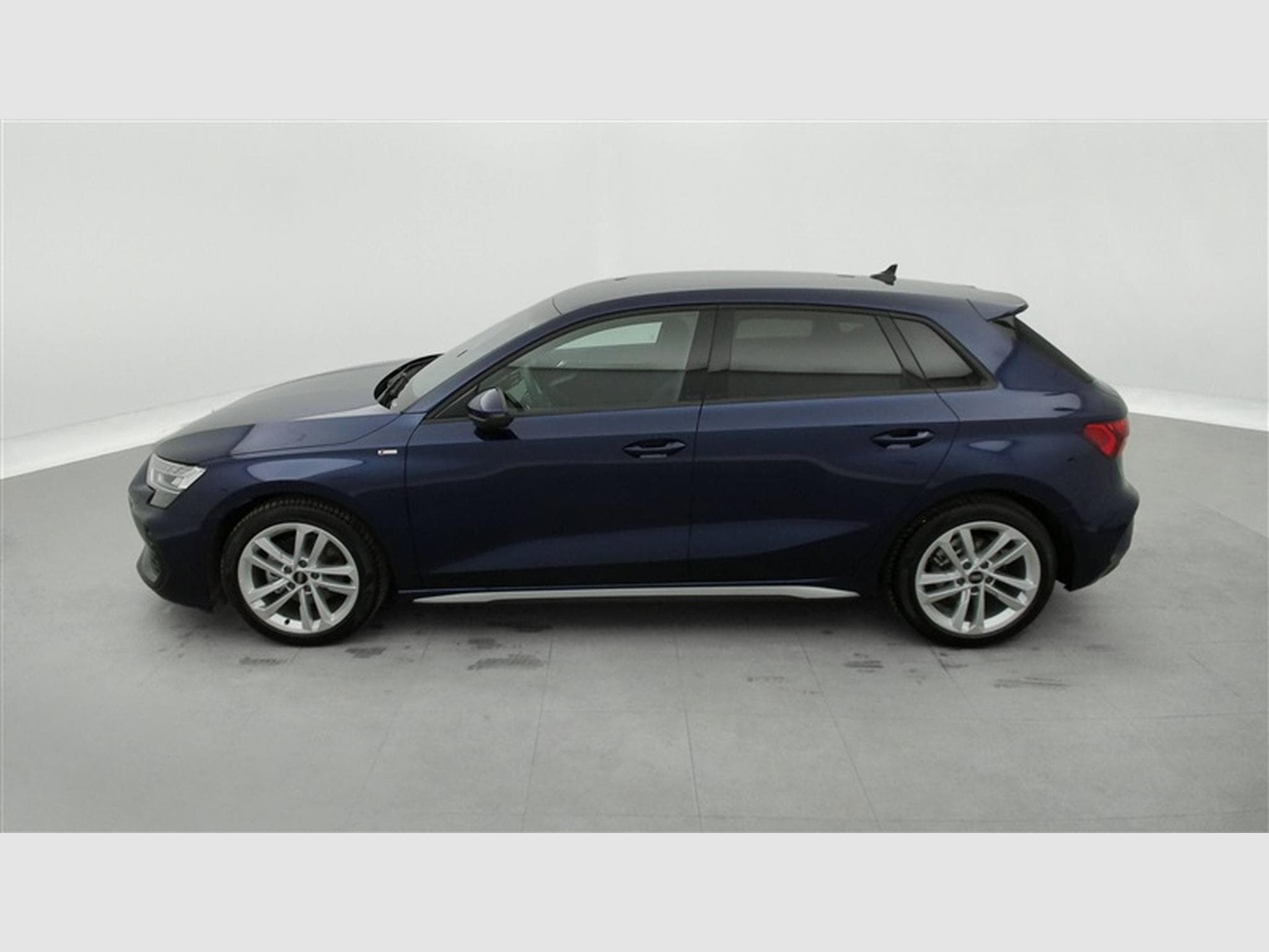Audi A3 Sportback S line CUIR/CAM/CARPLAY (2026) - Photo 3