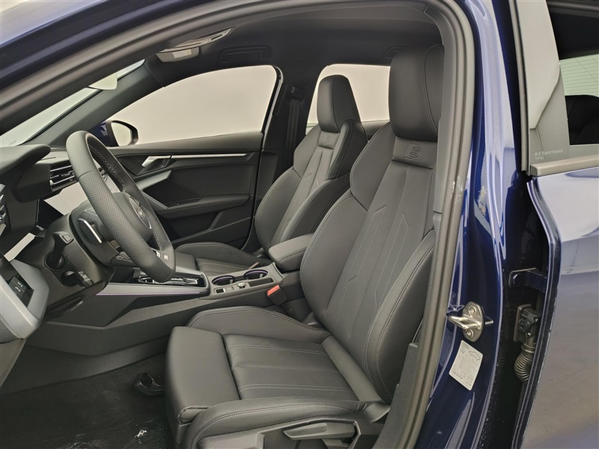 Audi A3 Sportback S line CUIR/CAM/CARPLAY (2026) - Photo 7
