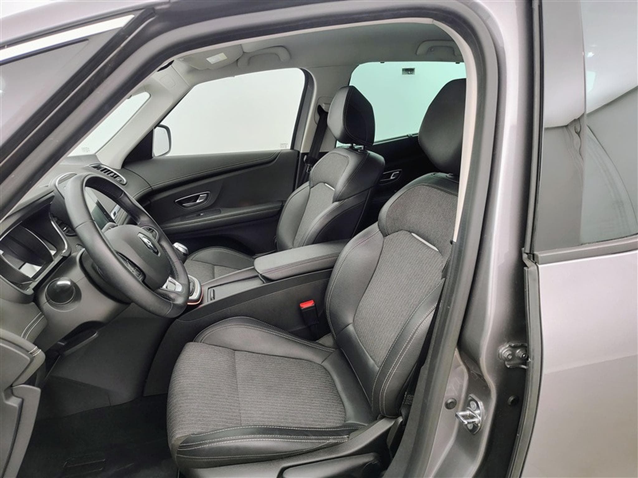 Renault Scenic 1.3 TCE 140 Techno 7Pl   Navi / Led / PDC+Caméra (2023) - Photo 7