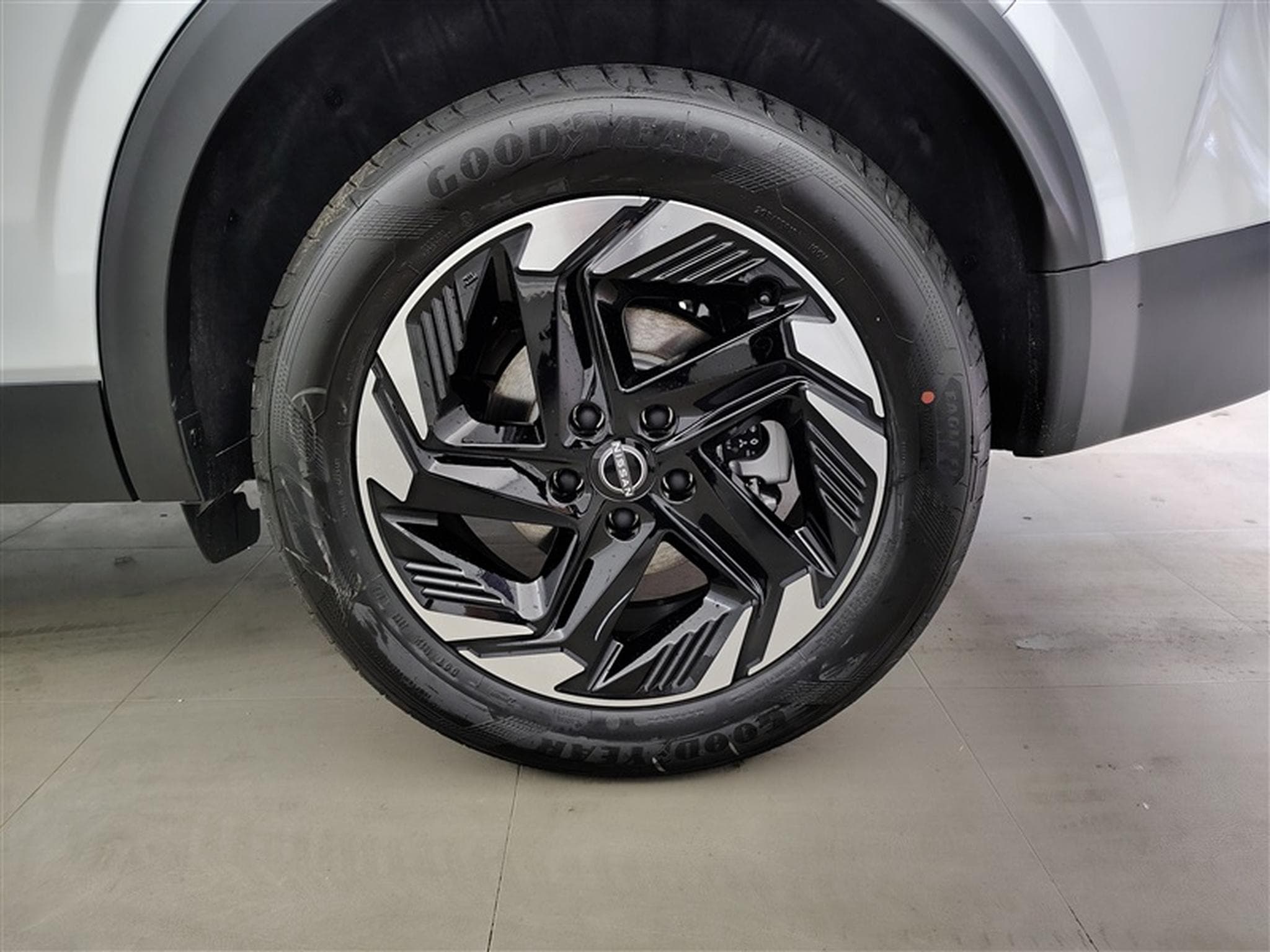 Nissan Qashqai 1.3 DIG-T MHEV X-Tronic N-Connecta CARPLAY / FULL LED / CAM (2026) - Photo 6