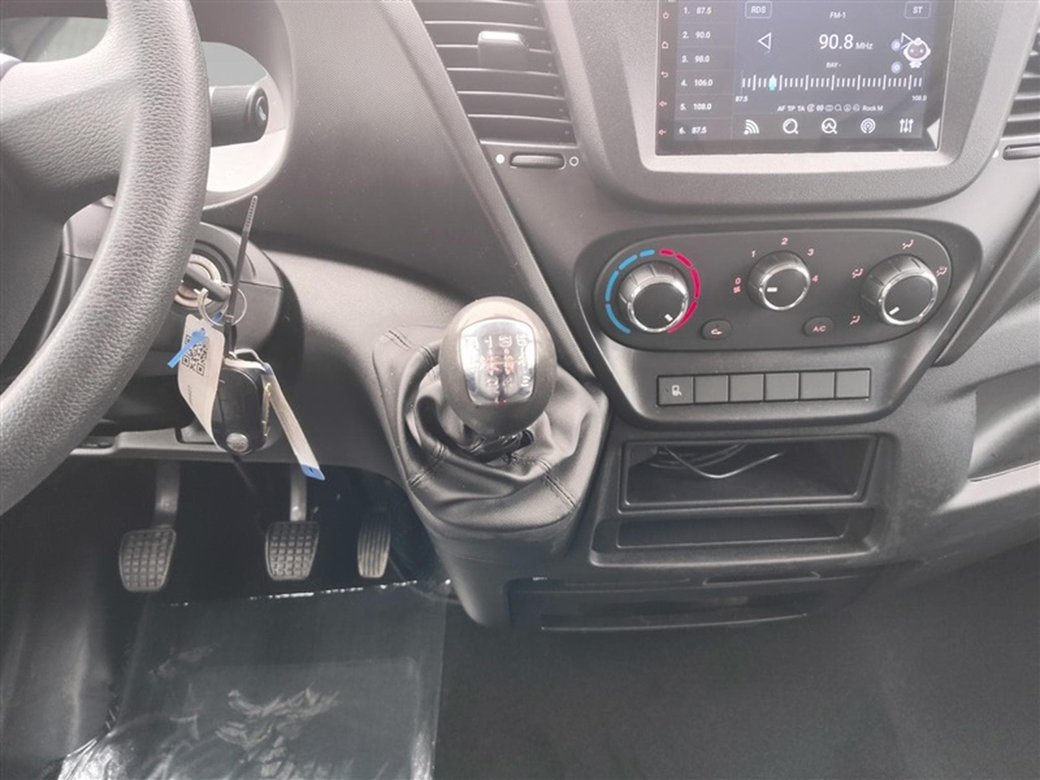 Iveco Daily Daily Plateau DBL Cabine 2.3 CDTI 136 CV (2018) - Photo 12