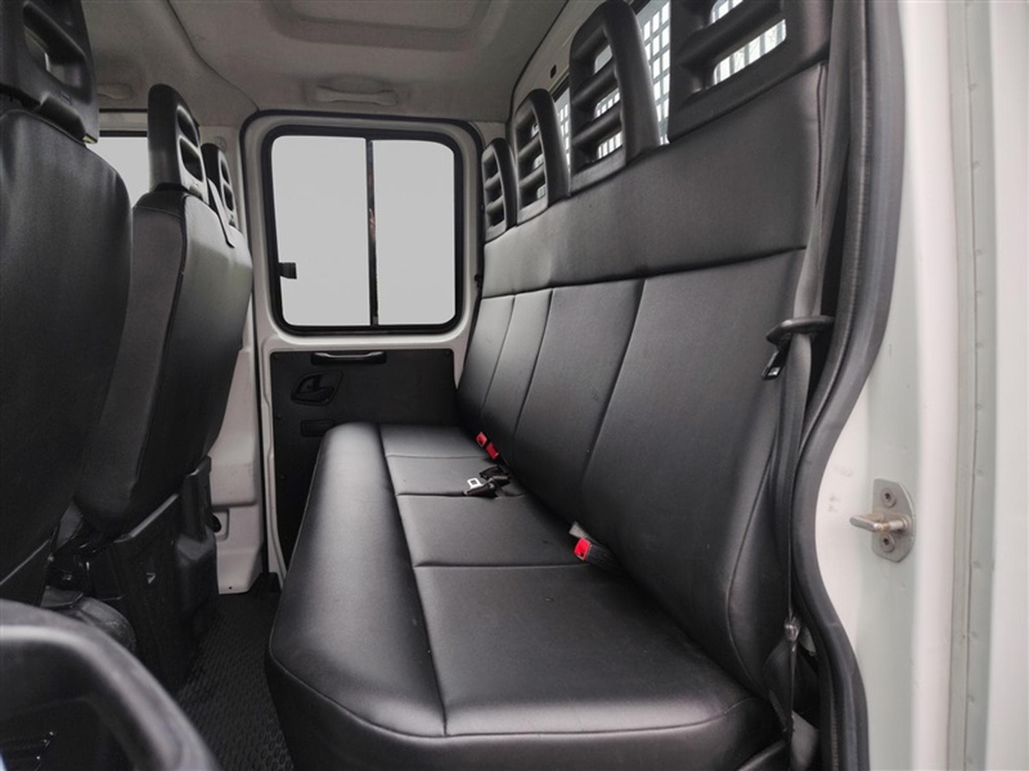 Iveco Daily Daily Plateau DBL Cabine 2.3 CDTI 136 CV (2018) - Photo 13