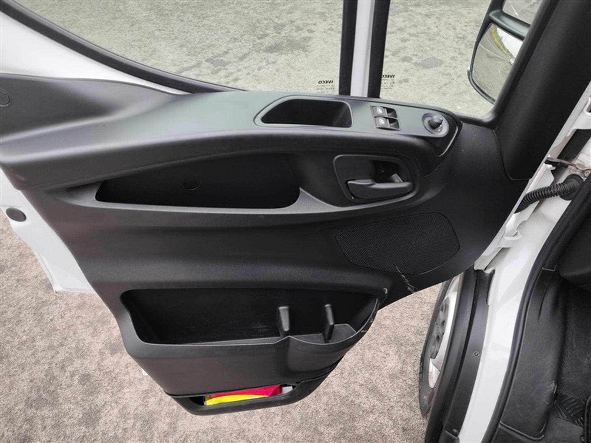 Iveco Daily Daily Plateau DBL Cabine 2.3 CDTI 136 CV (2018) - Photo 16