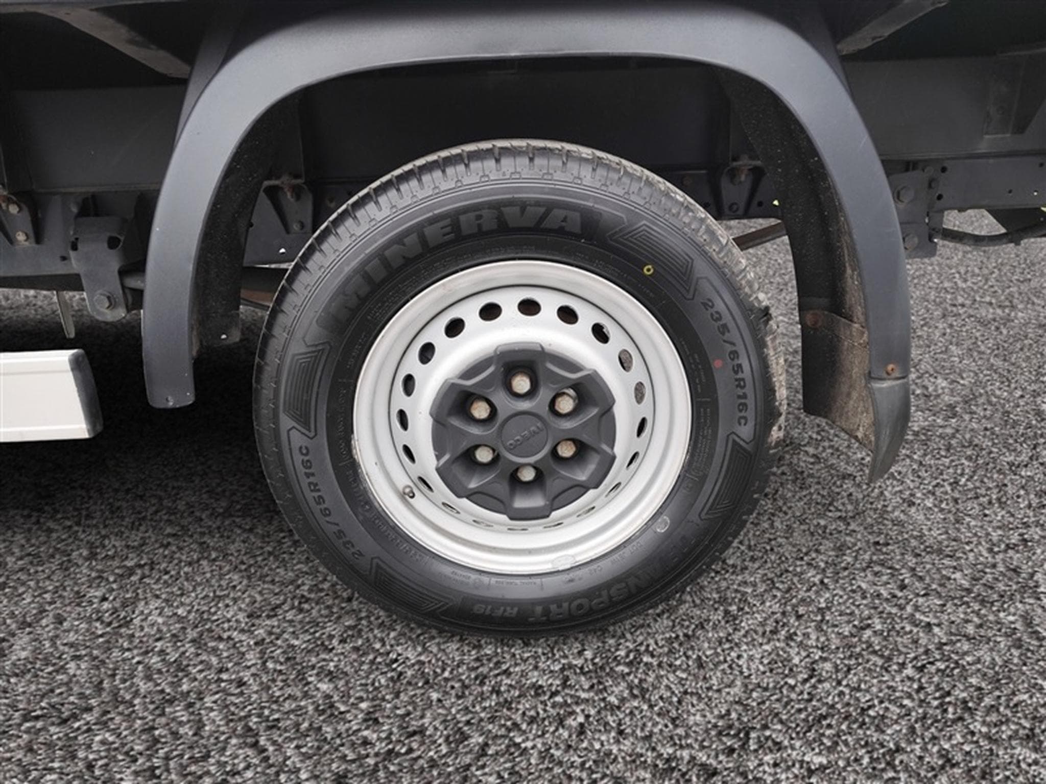 Iveco Daily Daily Plateau DBL Cabine 2.3 CDTI 136 CV (2018) - Photo 6