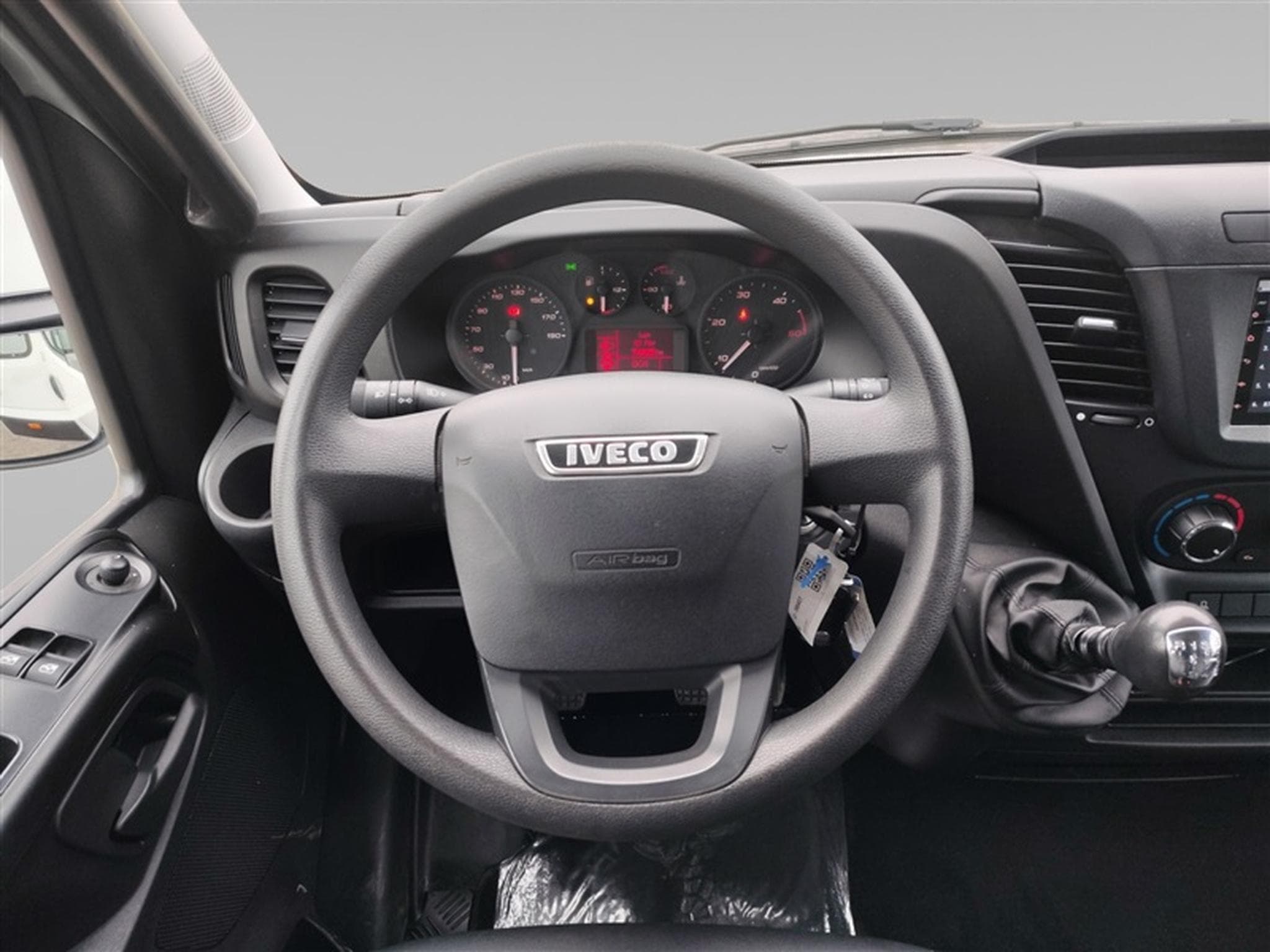 Iveco Daily Daily Plateau DBL Cabine 2.3 CDTI 136 CV (2018) - Photo 9