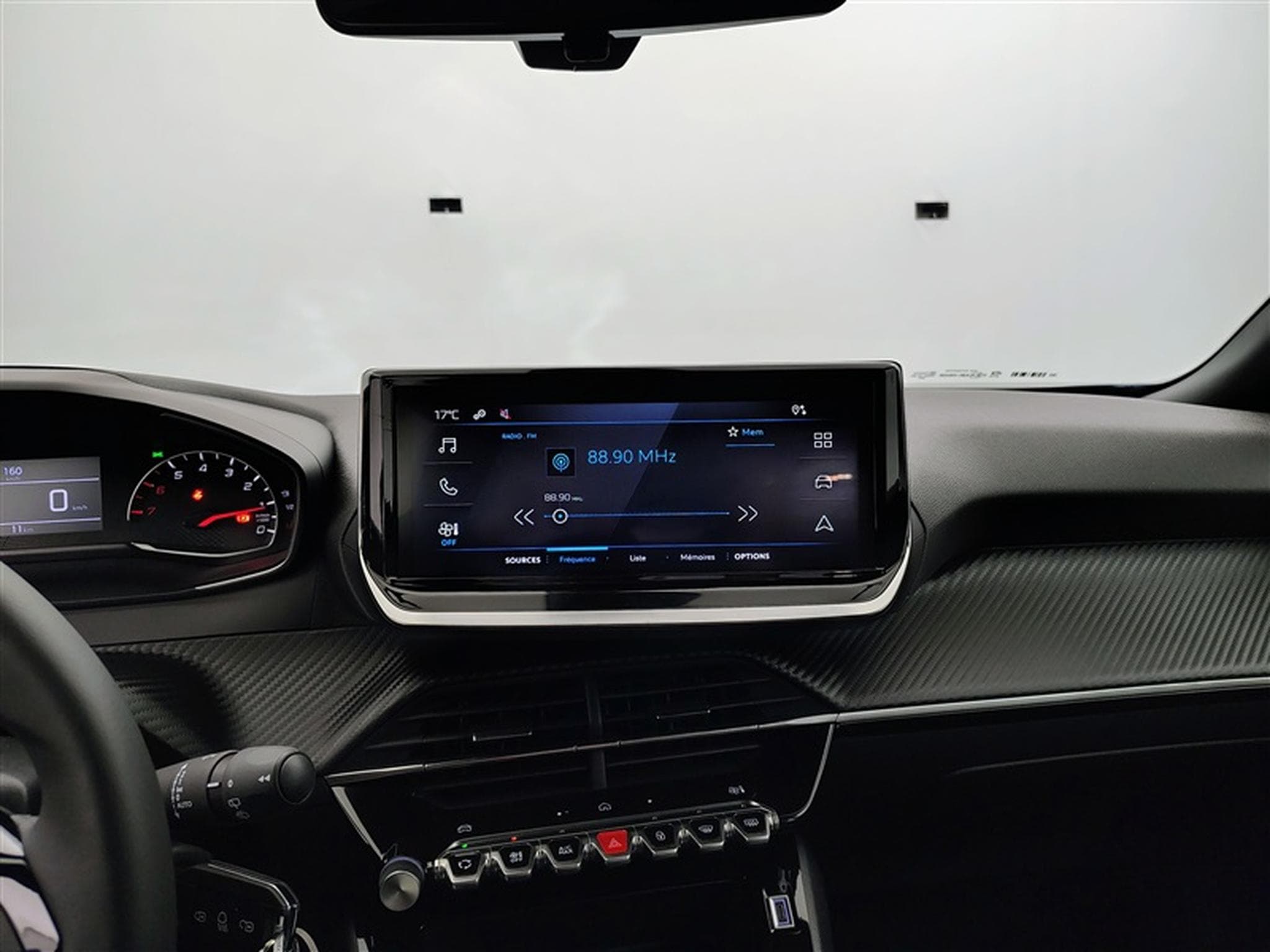 Peugeot 2008 1.2 PureTech 100cv Style CARPLAY / FULL LED / PDC AR (2025) - Photo 11