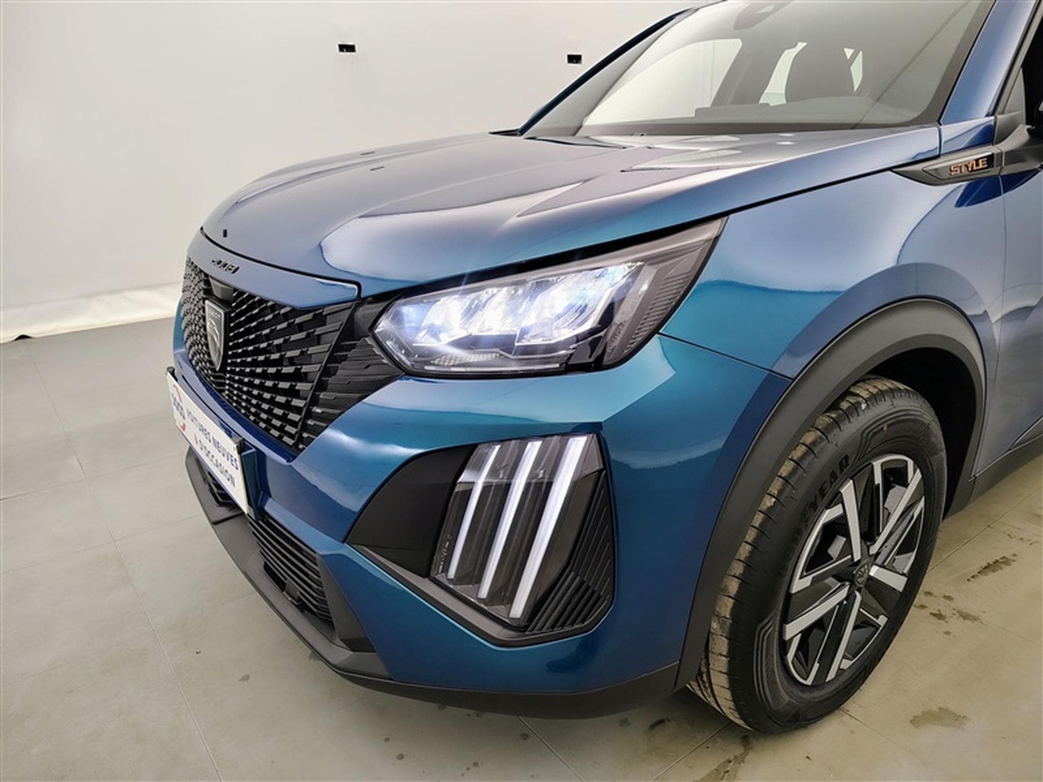 Peugeot 2008 1.2 PureTech 100cv Style CARPLAY / FULL LED / PDC AR (2025) - Photo 15