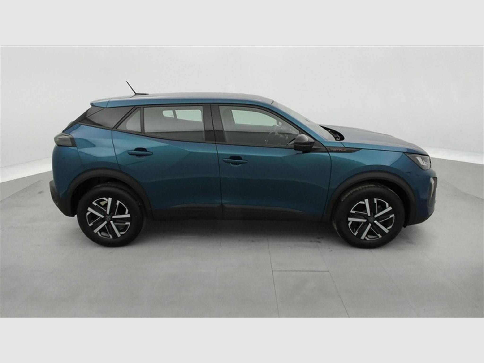 Peugeot 2008 1.2 PureTech 100cv Style CARPLAY / FULL LED / PDC AR (2025) - Photo 24