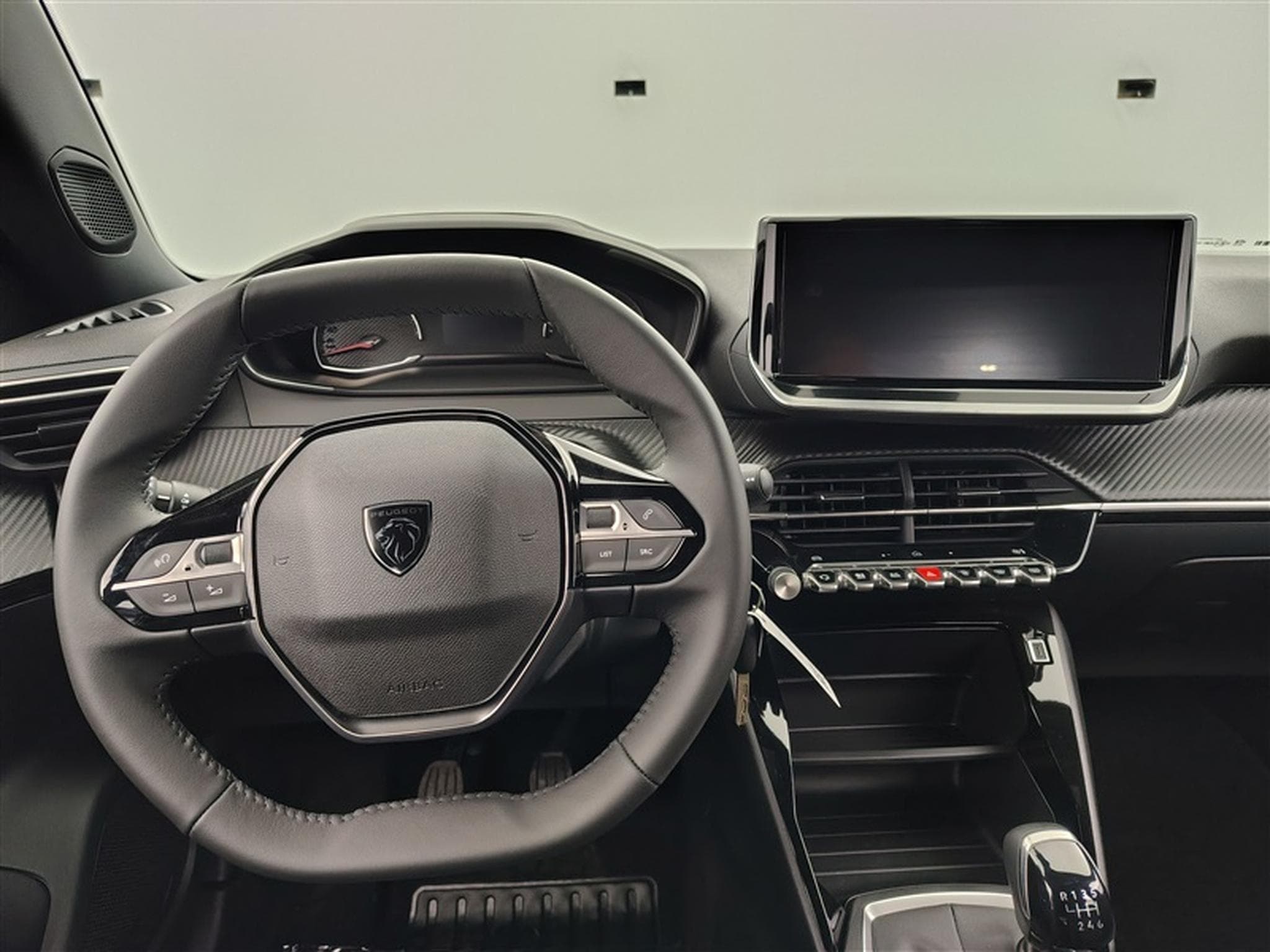 Peugeot 2008 1.2 PureTech 100cv Style CARPLAY / FULL LED / PDC AR (2025) - Photo 9