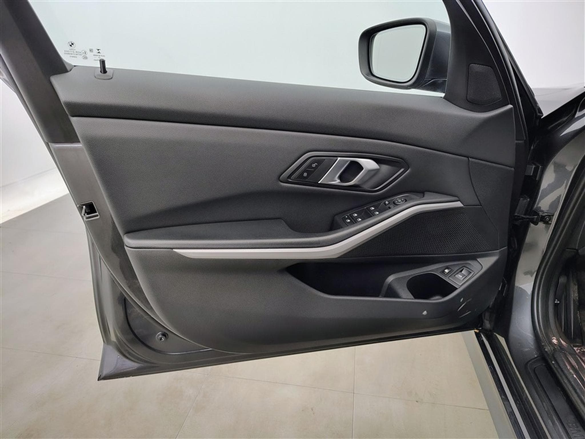 BMW 320 320eA PHEV CUIR/NAVI/FULL LED/JA/PDC (2022) - Photo 17