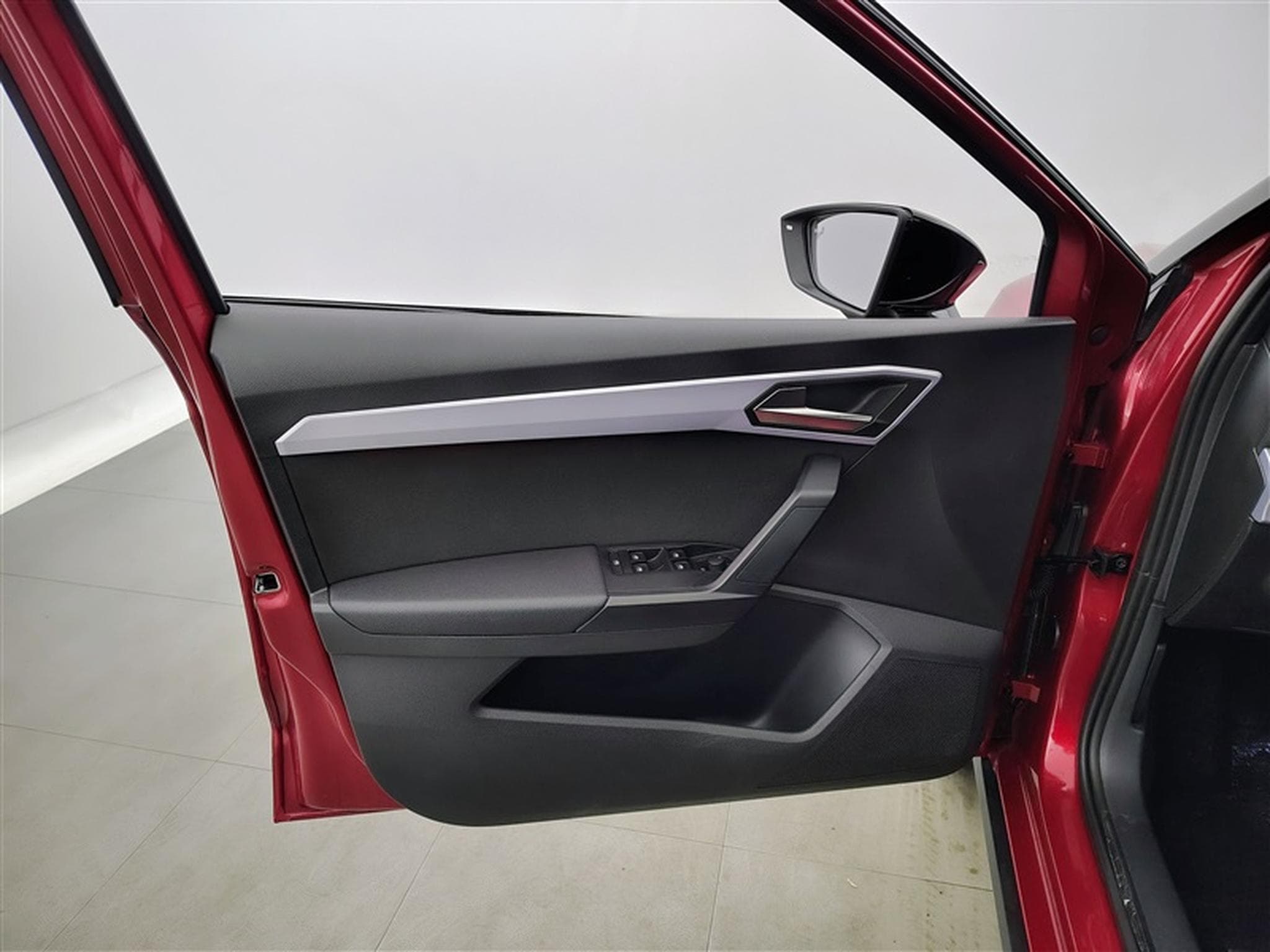 Seat Arona 1.0 TSI 115cv FR NAVI / FULL LED / SIEGES SPORT / CAMERA (2025) - Photo 17