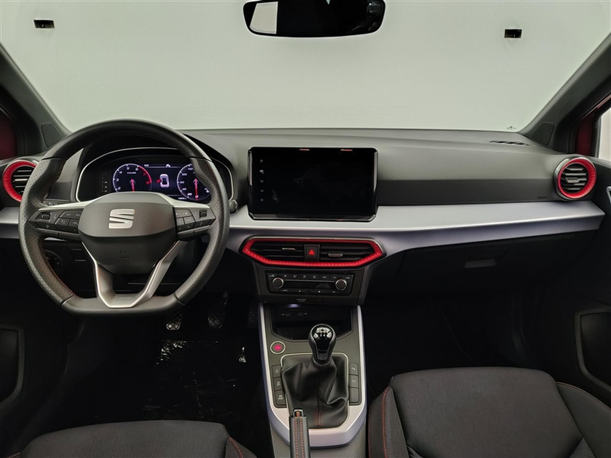 Seat Arona 1.0 TSI 115cv FR NAVI / FULL LED / SIEGES SPORT / CAMERA (2025) - Photo 8