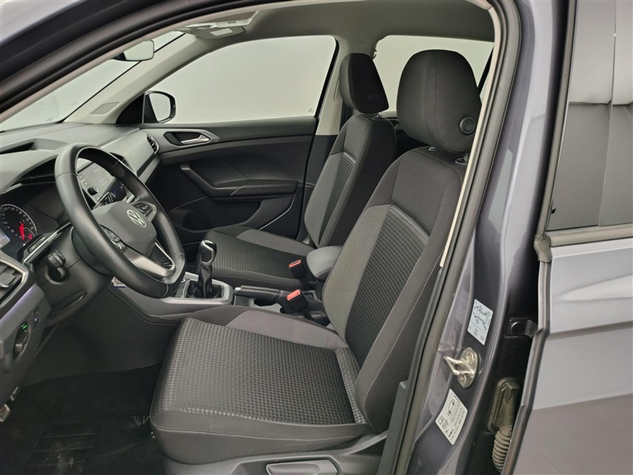 VW T-Cross 1.0 TSI Active NAVI/JA/PDC (2022) - Photo 7