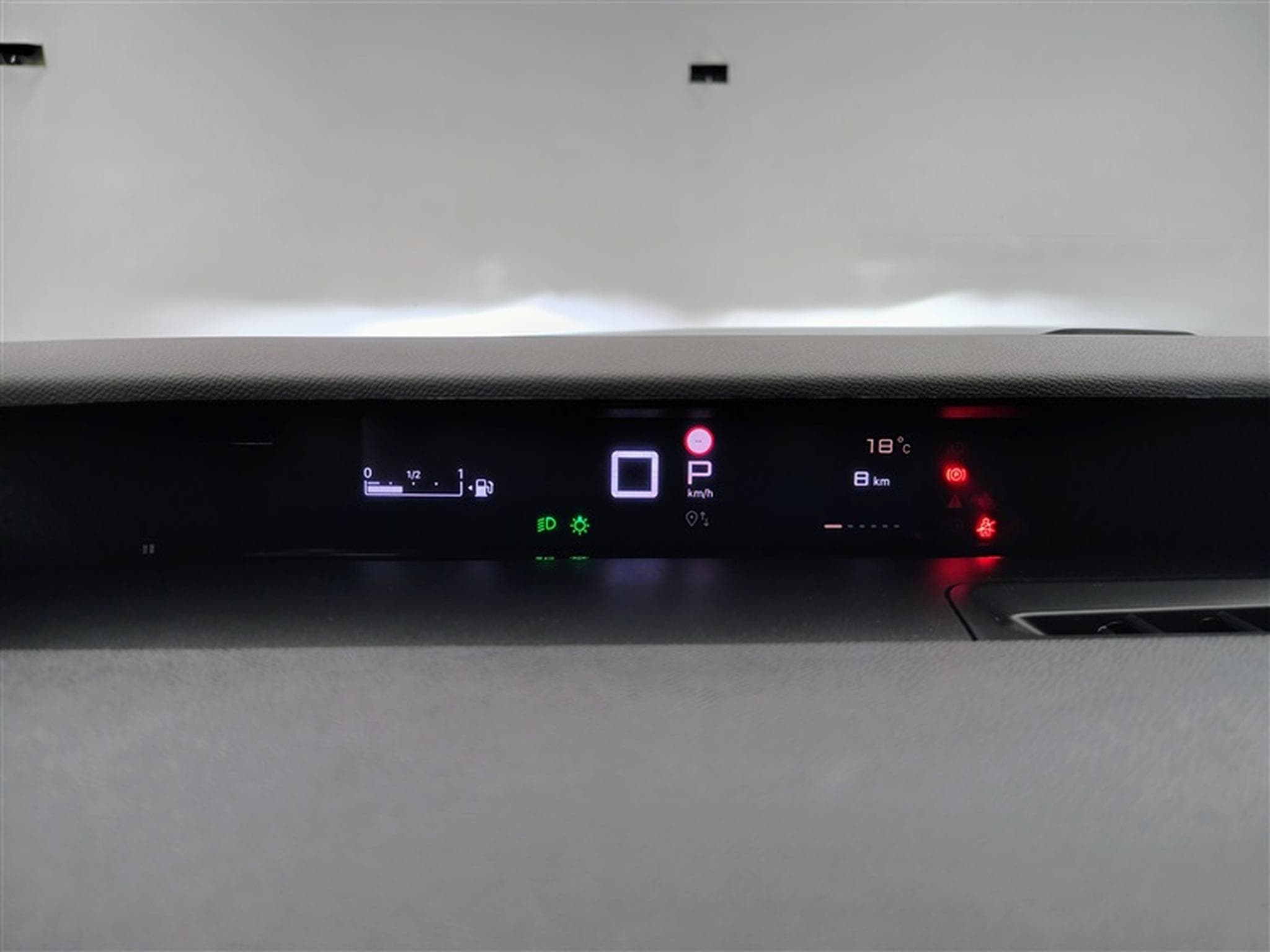 Citroen C3 Aircross 1.2 Hybrid 145cv e-DCS6 Plus CARPLAY / CAMERA / PDC AV+AR (2026) - Photo 10