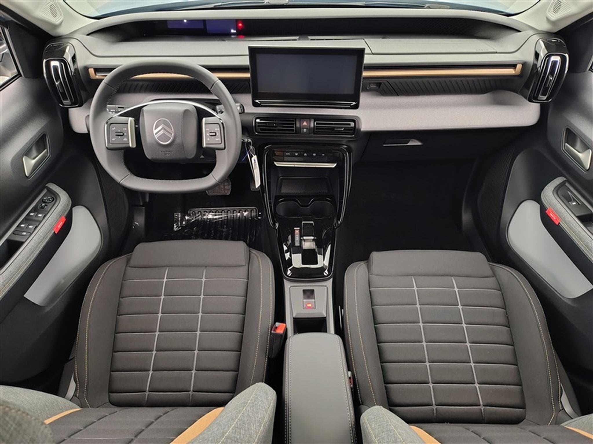 Citroen C3 Aircross 1.2 Hybrid 145cv e-DCS6 Plus CARPLAY / CAMERA / PDC AV+AR (2026) - Photo 8