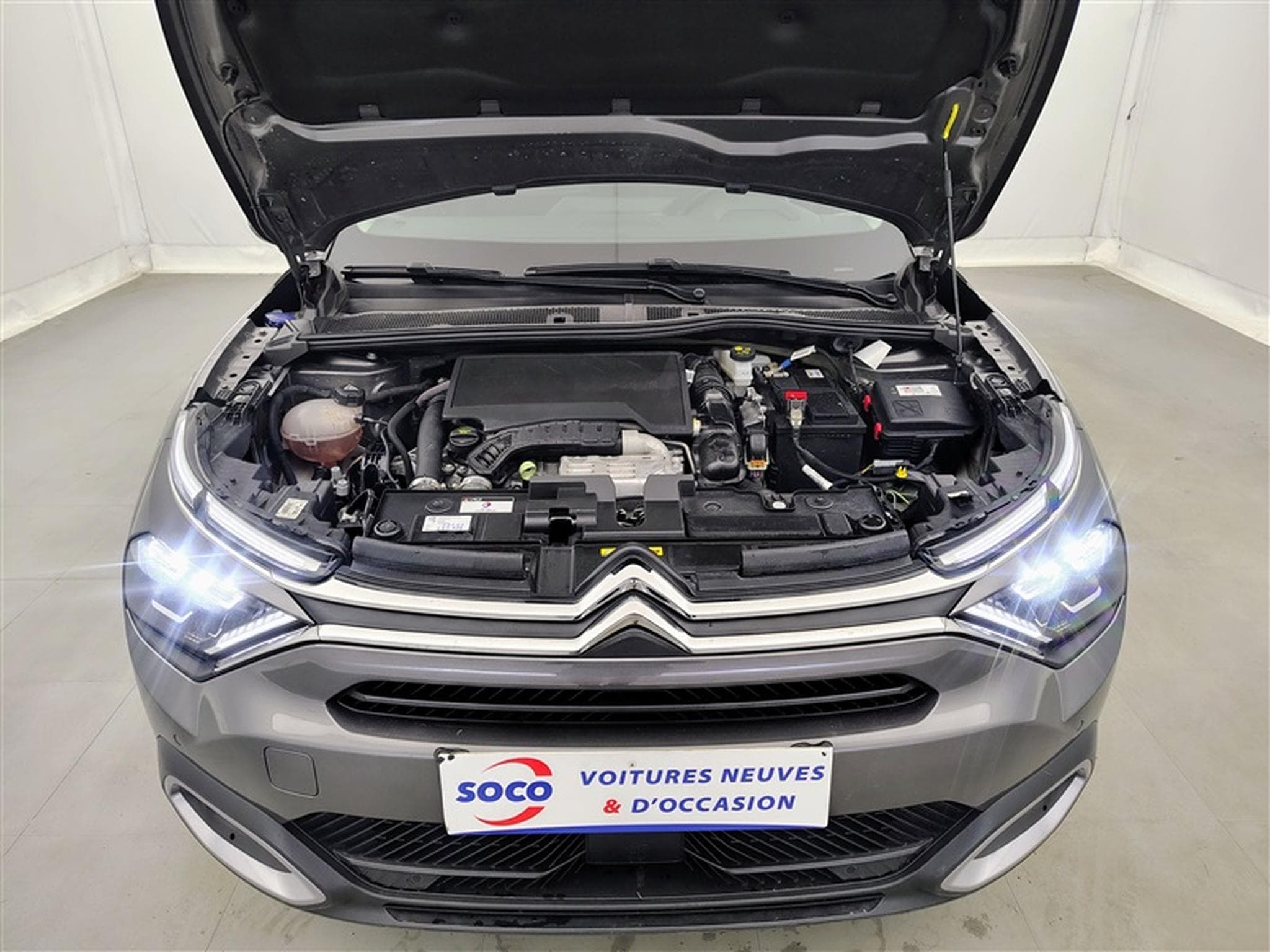 Citroen C4 X 1.2 PureTech 130cv EAT8 Shine NAVI / CARPLAY / CAMERA (2023) - Photo 19